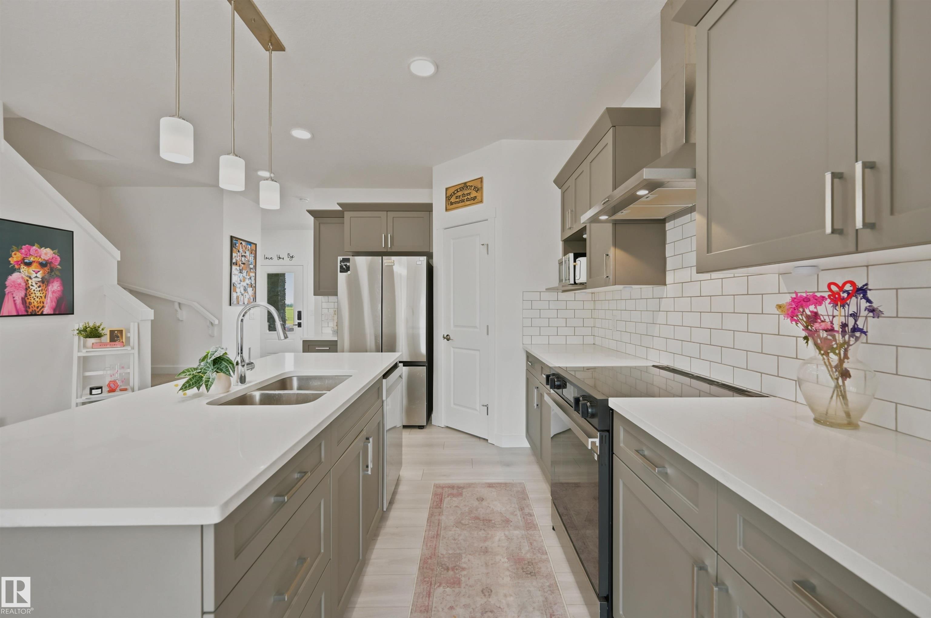 Photo 10 at 9815 107a Avenue, Morinville