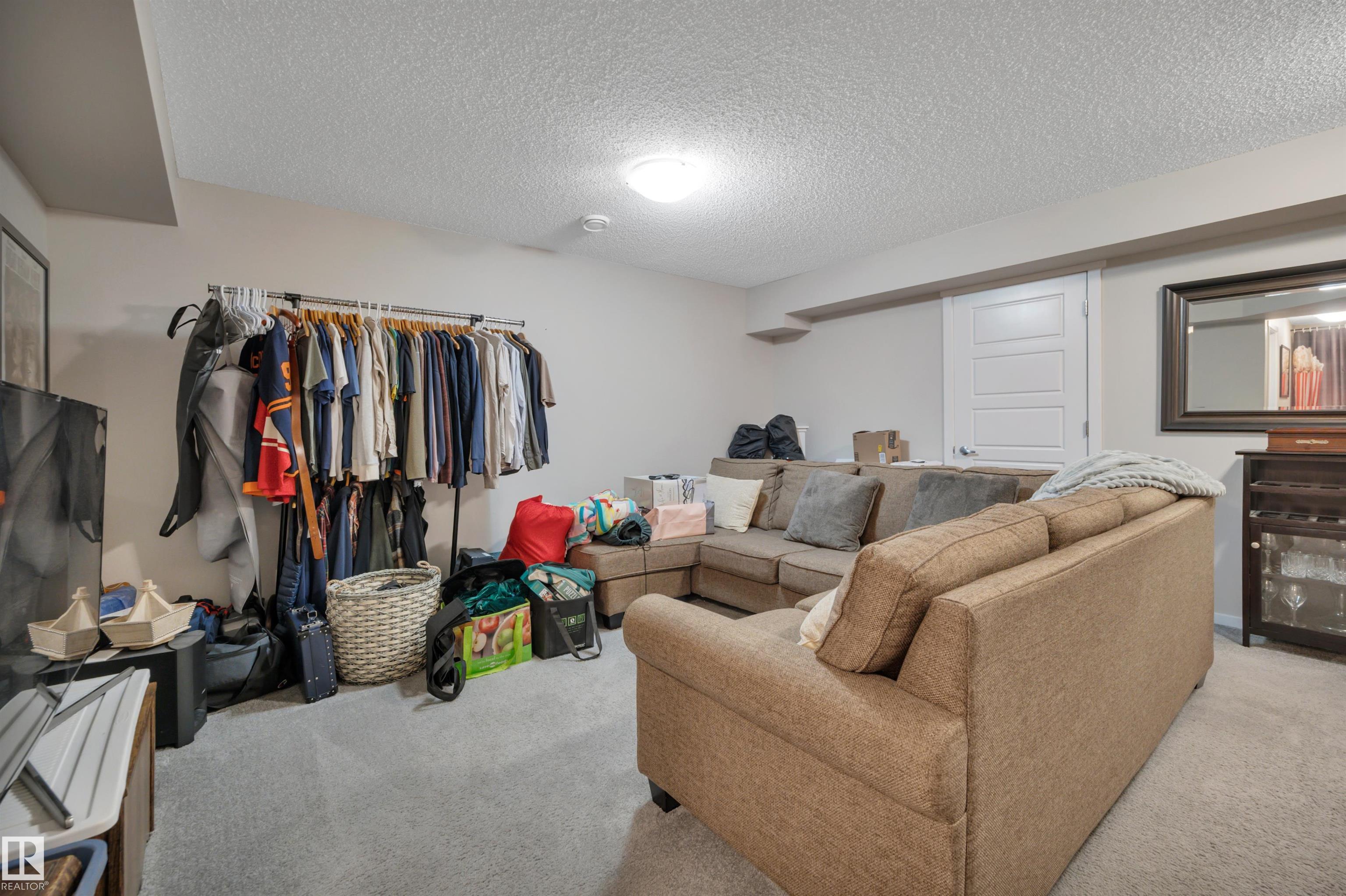 https://zimg.paragon.ice.com/ParagonImages/Property/PM/RAE/225409880/34/0/0/9737e134a8b38754d8bc18f712831826/1/6124ef47746df0e57ad5a080df29eab6/225409880-1c83fa64-020f-4795-ab6f-a677a48be234.JPG