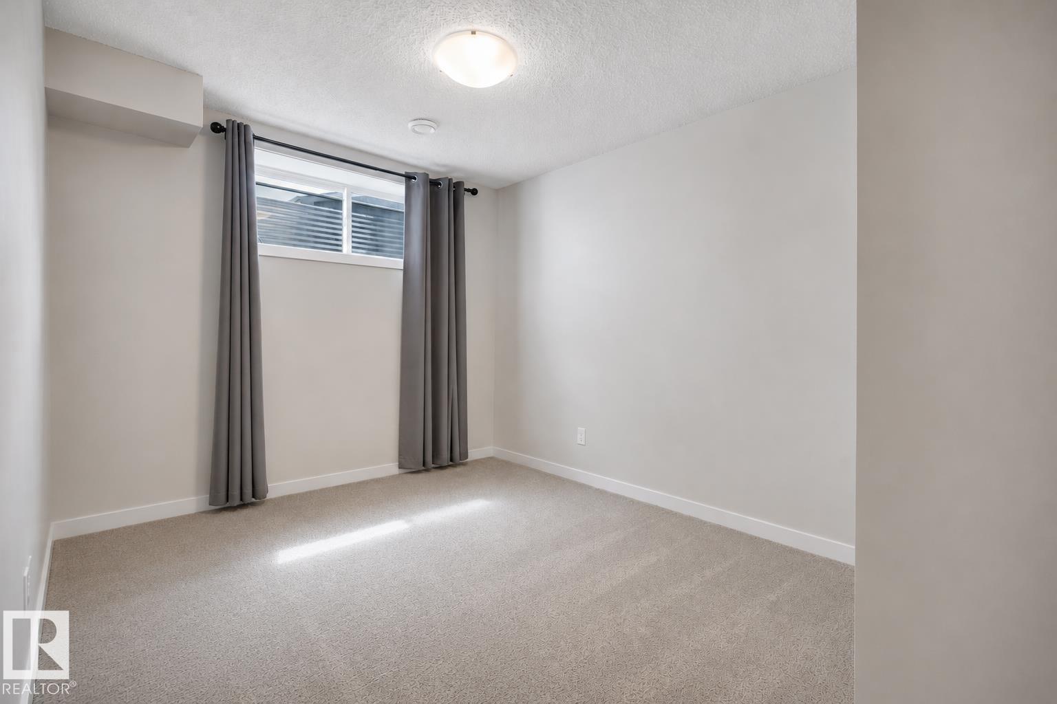 https://zimg.paragon.ice.com/ParagonImages/Property/PM/RAE/225409880/37/0/0/60ec28ea4c3902a03739223b2304b219/1/6124ef47746df0e57ad5a080df29eab6/225409880-95523d1b-7581-42a5-bc61-997ac28dd600.JPG