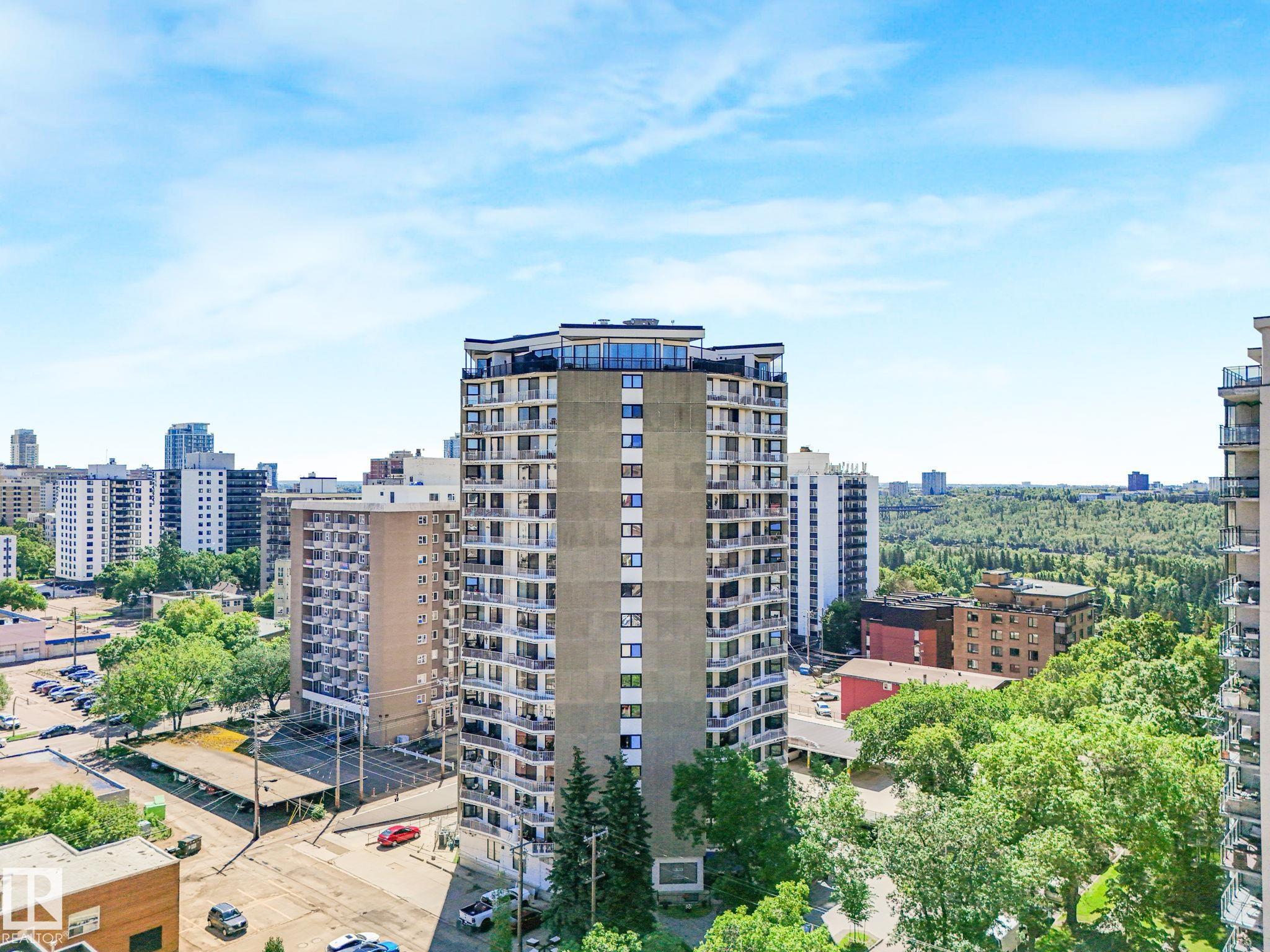 1706 - 10045 117 Street NW, Wîhkwêntôwin, Edmonton