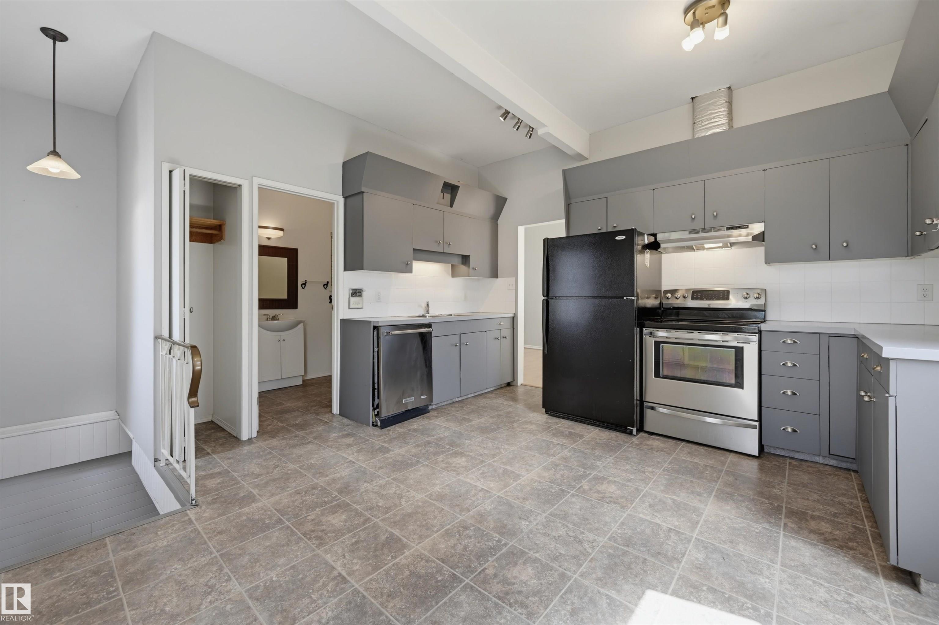 Photo 15 at 11450 71 Street NW, Bellevue, Edmonton