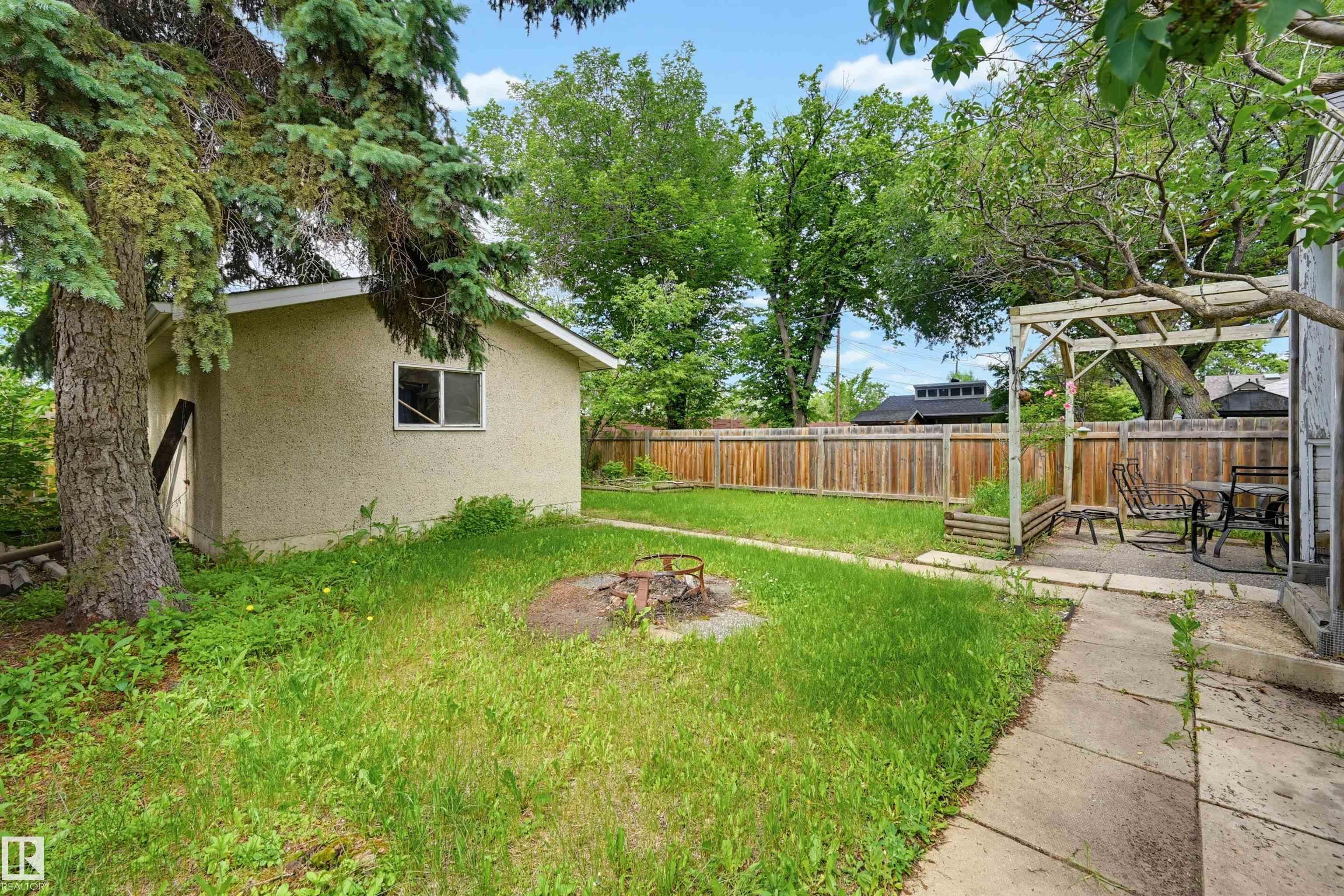 Photo 29 at 11450 71 Street NW, Bellevue, Edmonton