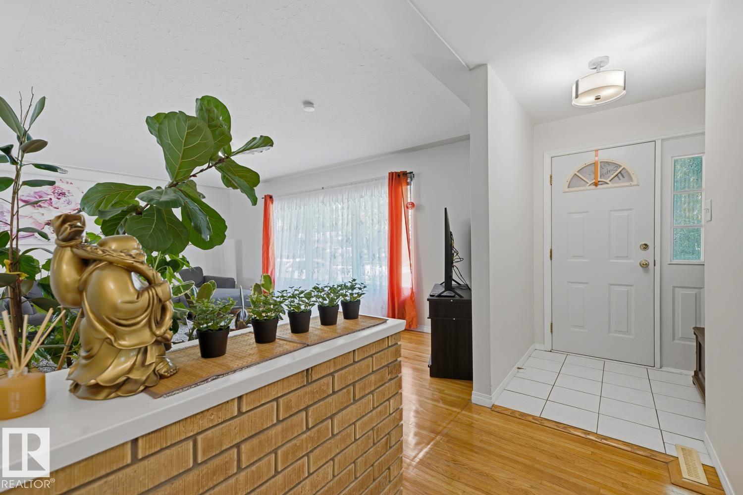 https://zimg.paragon.ice.com/ParagonImages/Property/PM/RAE/225409922/11/0/0/8265b0521f07517c909474529374e039/1/62c6b4bb7e9af5fcd56b4b49bc340614/225409922-99215684-4b9c-4366-92a0-095f423570c0.JPG