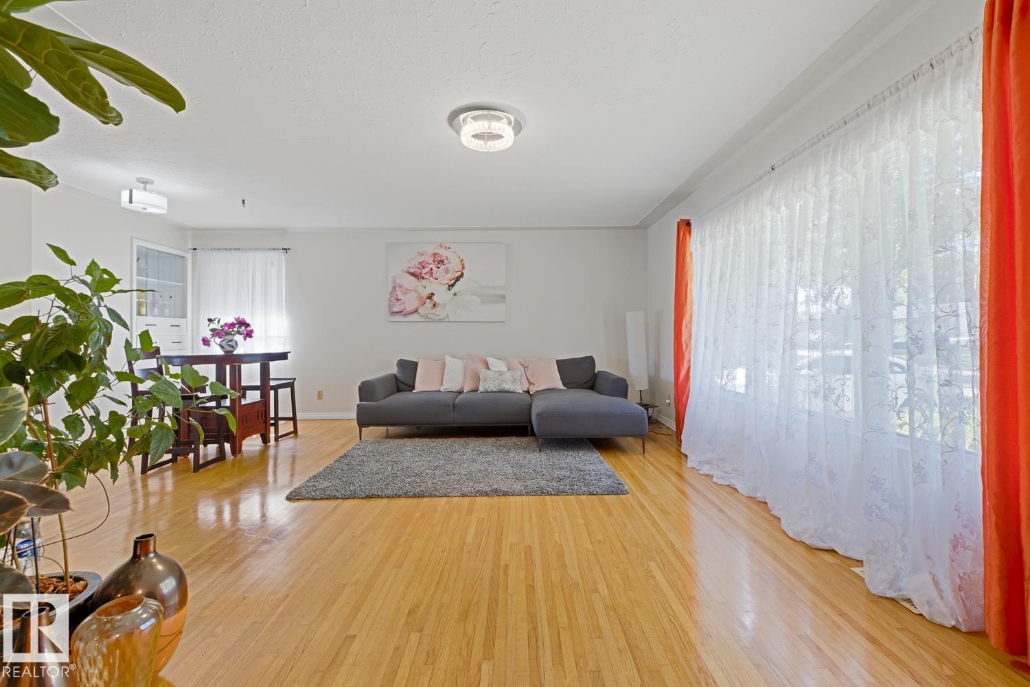 https://zimg.paragon.ice.com/ParagonImages/Property/PM/RAE/225409922/12/0/0/8f2f4ab51d0c02f53fd803aec717539f/1/62c6b4bb7e9af5fcd56b4b49bc340614/225409922-b252a944-8954-410c-8a2b-bb81ba4d0432.JPG