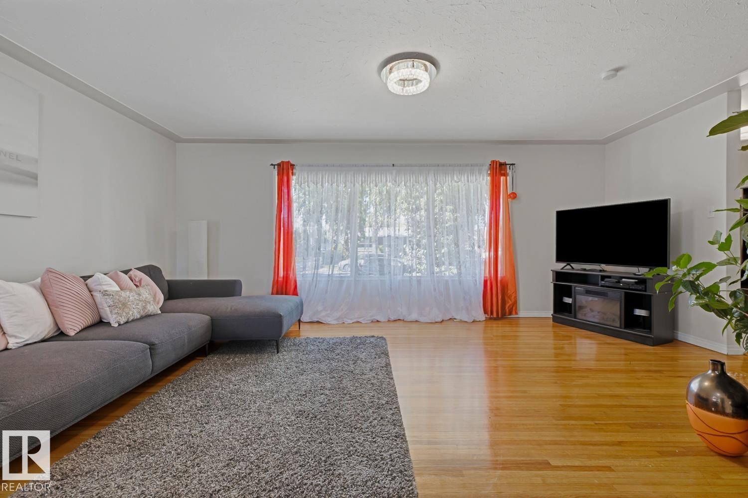 https://zimg.paragon.ice.com/ParagonImages/Property/PM/RAE/225409922/13/0/0/3e74d155eee01ffbc675fb466fe13a1c/1/62c6b4bb7e9af5fcd56b4b49bc340614/225409922-20c83268-2f00-4858-8112-1cc0754ca99f.JPG