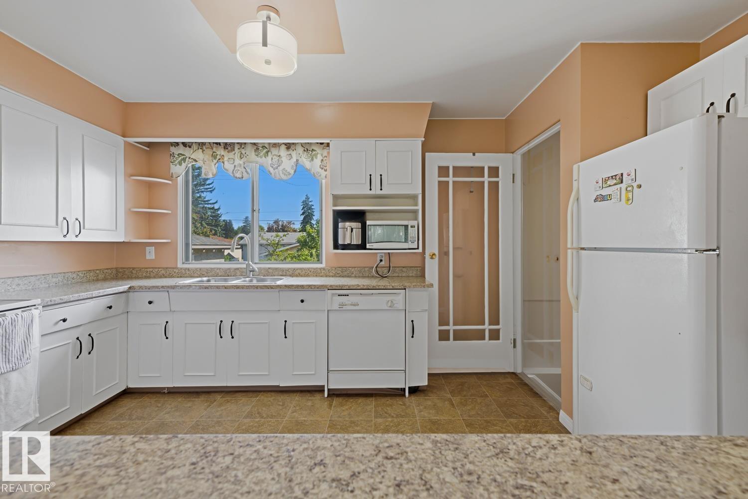 https://zimg.paragon.ice.com/ParagonImages/Property/PM/RAE/225409922/18/0/0/7c4f4851b0a1bf85ac372b85417ef6c4/1/62c6b4bb7e9af5fcd56b4b49bc340614/225409922-5a6e05e1-310e-4431-9ef6-b4a05c718d58.JPG