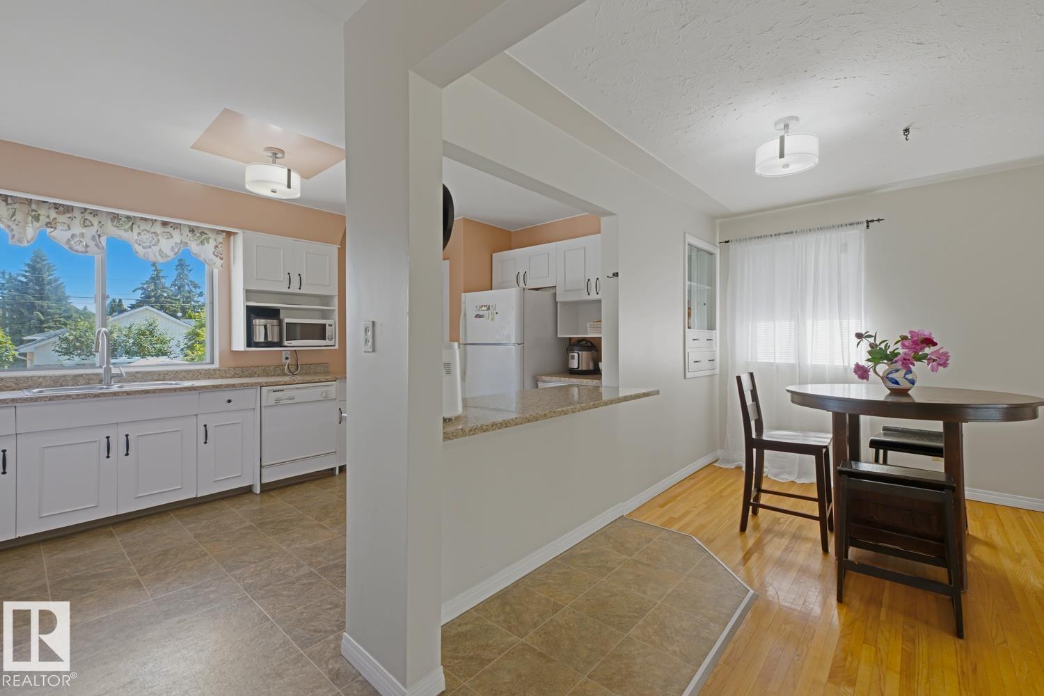 https://zimg.paragon.ice.com/ParagonImages/Property/PM/RAE/225409922/19/0/0/002e77662a861d3776b9ac7ed795a744/1/62c6b4bb7e9af5fcd56b4b49bc340614/225409922-8fe2404b-7b4f-4480-a26b-fc71a210b558.JPG