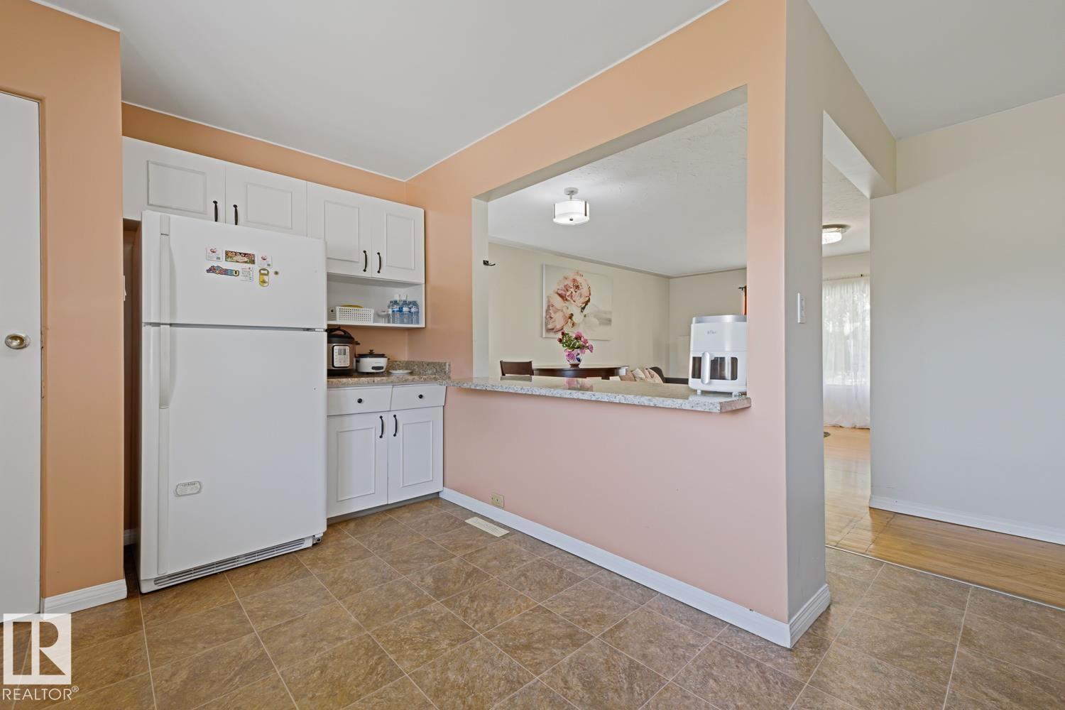 https://zimg.paragon.ice.com/ParagonImages/Property/PM/RAE/225409922/22/0/0/03bd65a26cfecb211af45bc29a61b1f4/1/62c6b4bb7e9af5fcd56b4b49bc340614/225409922-a75828e4-997f-49c5-9d3f-d46d98813377.JPG
