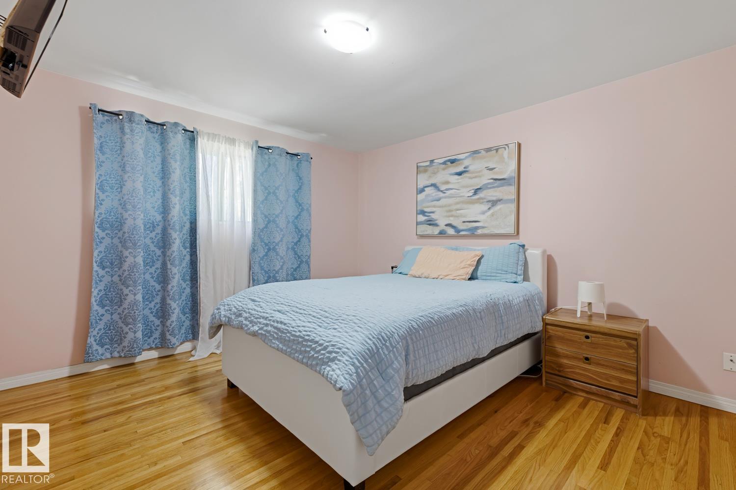 https://zimg.paragon.ice.com/ParagonImages/Property/PM/RAE/225409922/28/0/0/82cf9c908251c41516e9dc7575a2107c/1/62c6b4bb7e9af5fcd56b4b49bc340614/225409922-6fbbfaf4-8dd6-4330-bf07-ae833db66146.JPG