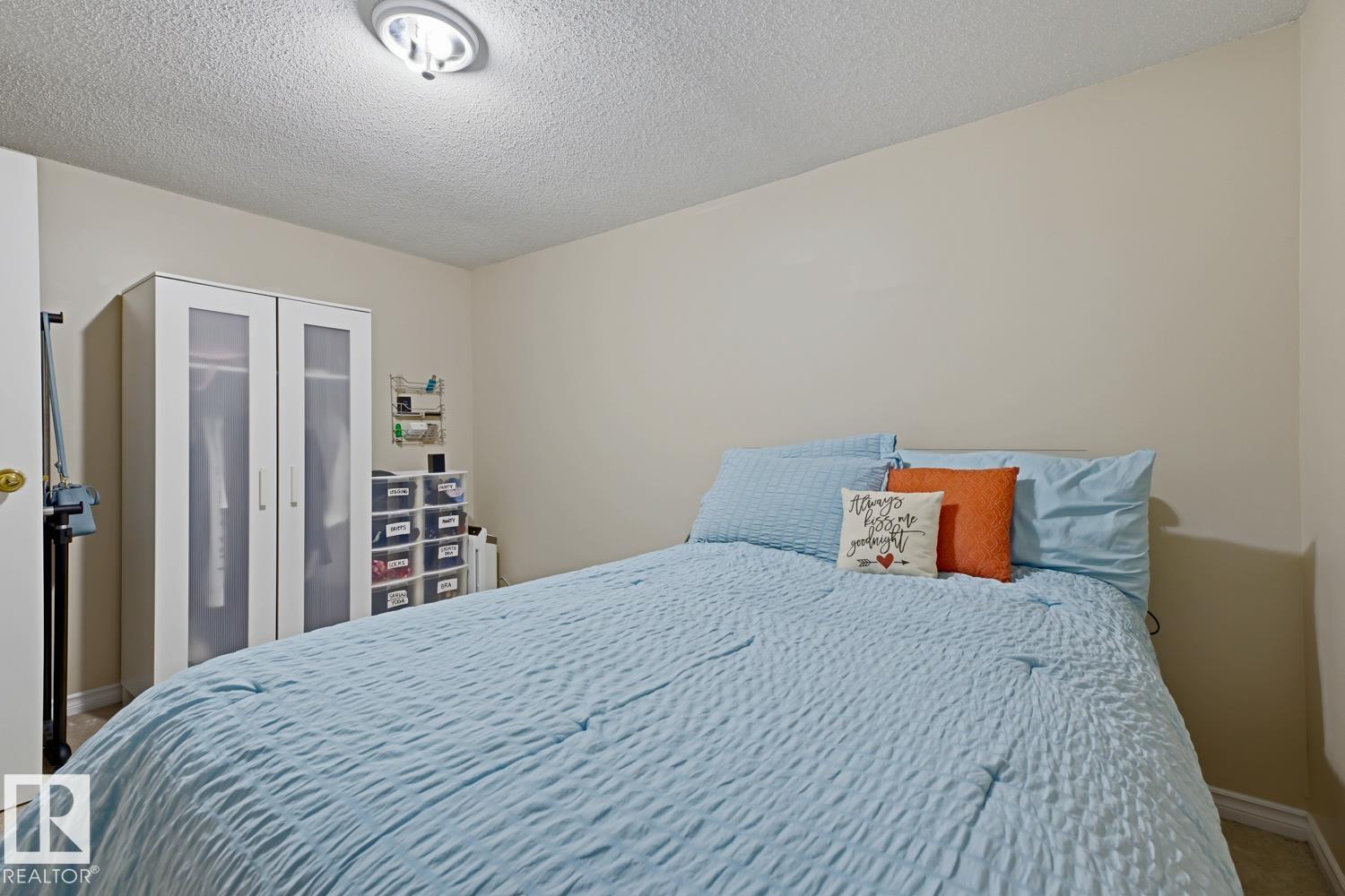https://zimg.paragon.ice.com/ParagonImages/Property/PM/RAE/225409922/36/0/0/3c07163db40f5102bc0fbe3a062c9554/1/62c6b4bb7e9af5fcd56b4b49bc340614/225409922-c4ed6fc0-8de9-4062-809d-15466ee138e6.JPG