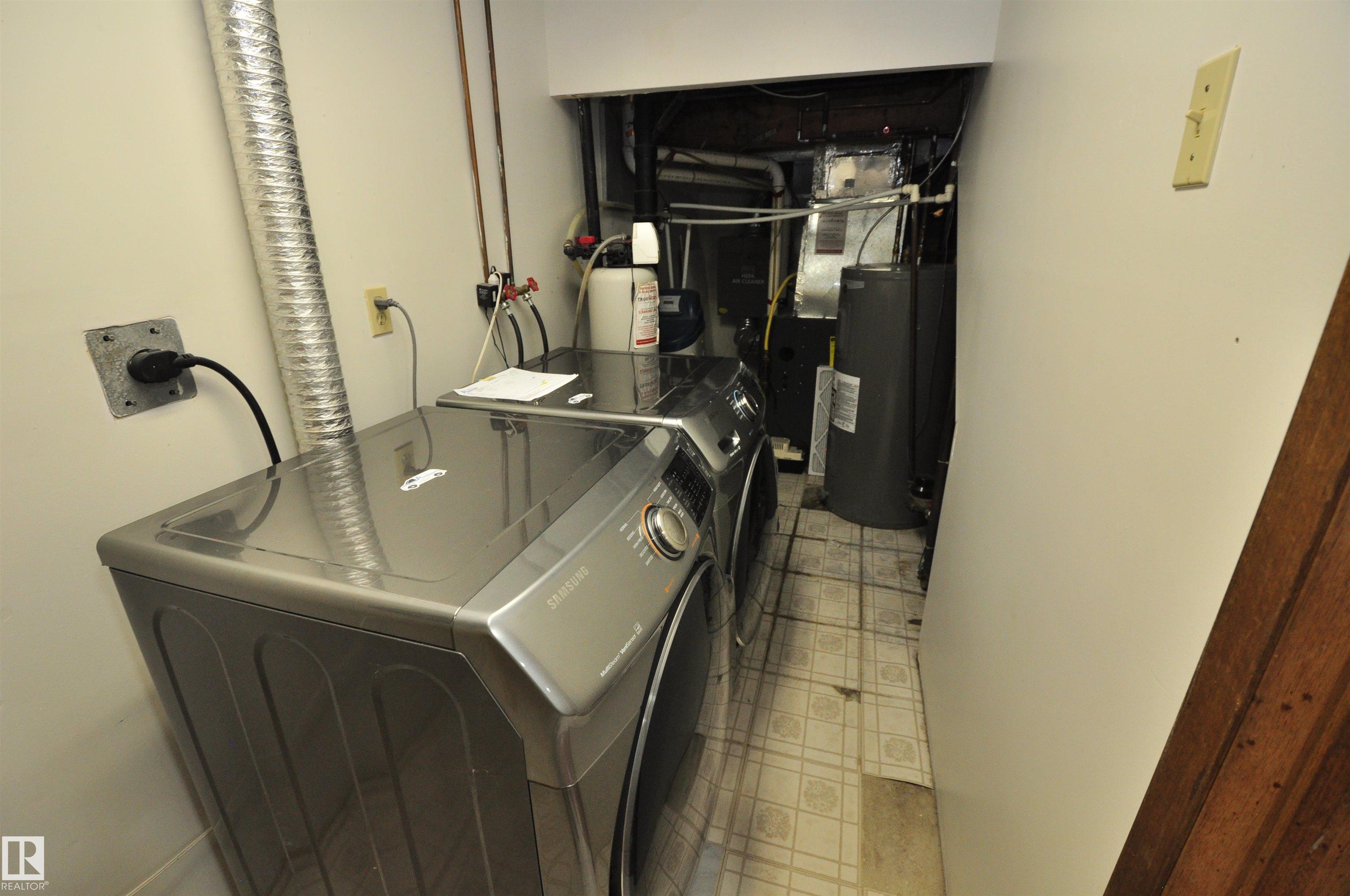 Photo 28 at 617 Millbourne Road E NW, Lee Ridge, Edmonton