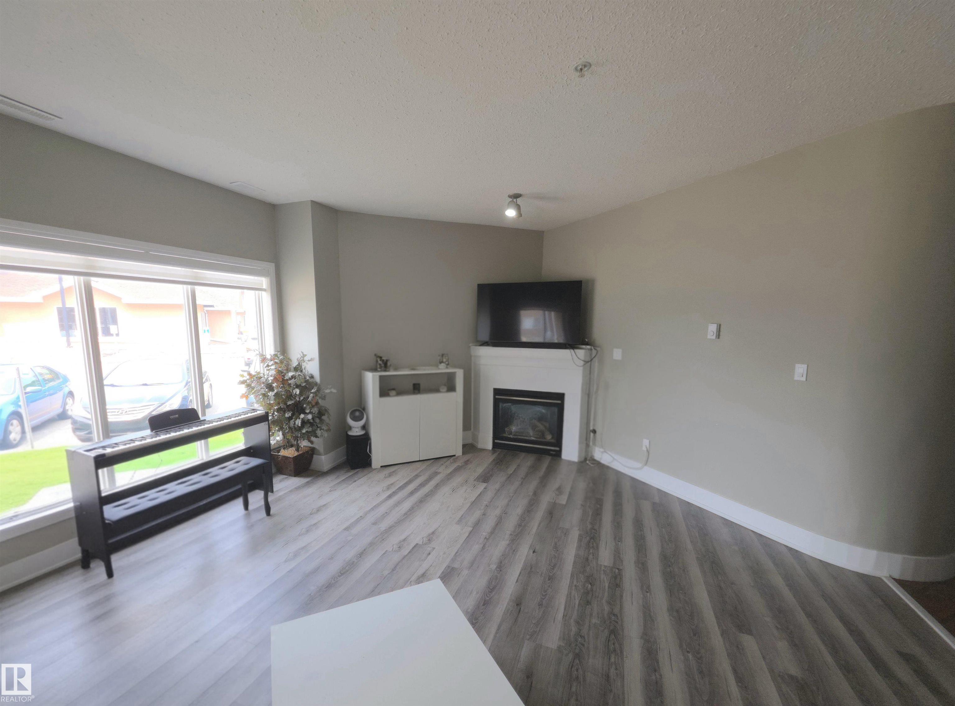 104 - 4312 139 Avenue NW, Clareview Town Centre, Edmonton