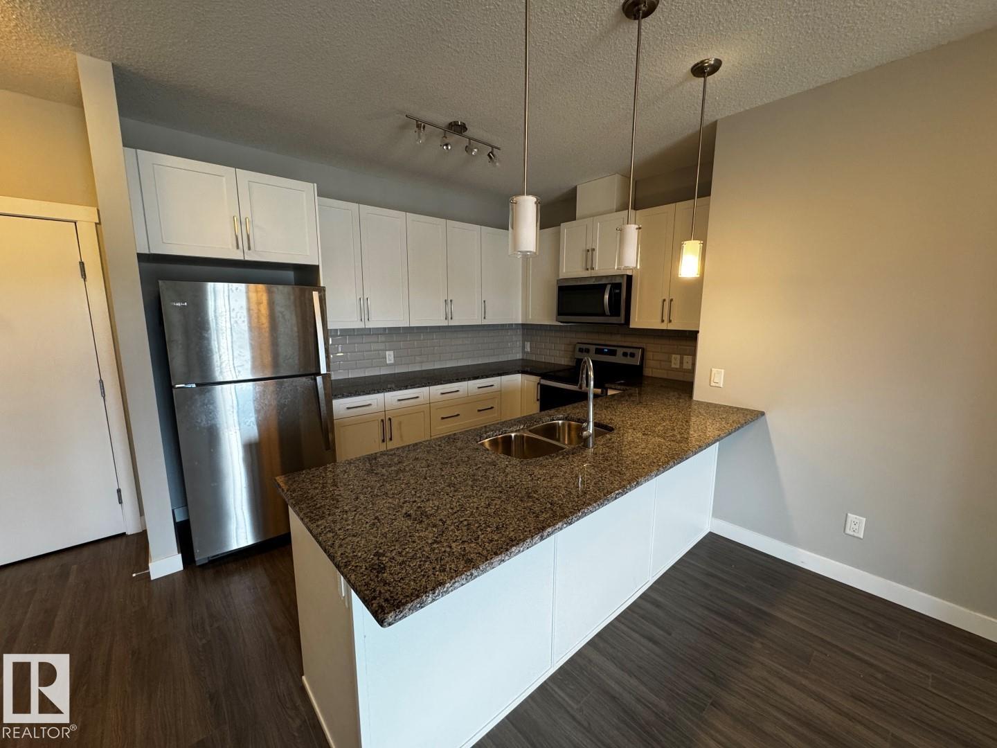 405 - 3670 139 Avenue NW, Clareview Town Centre, Edmonton
