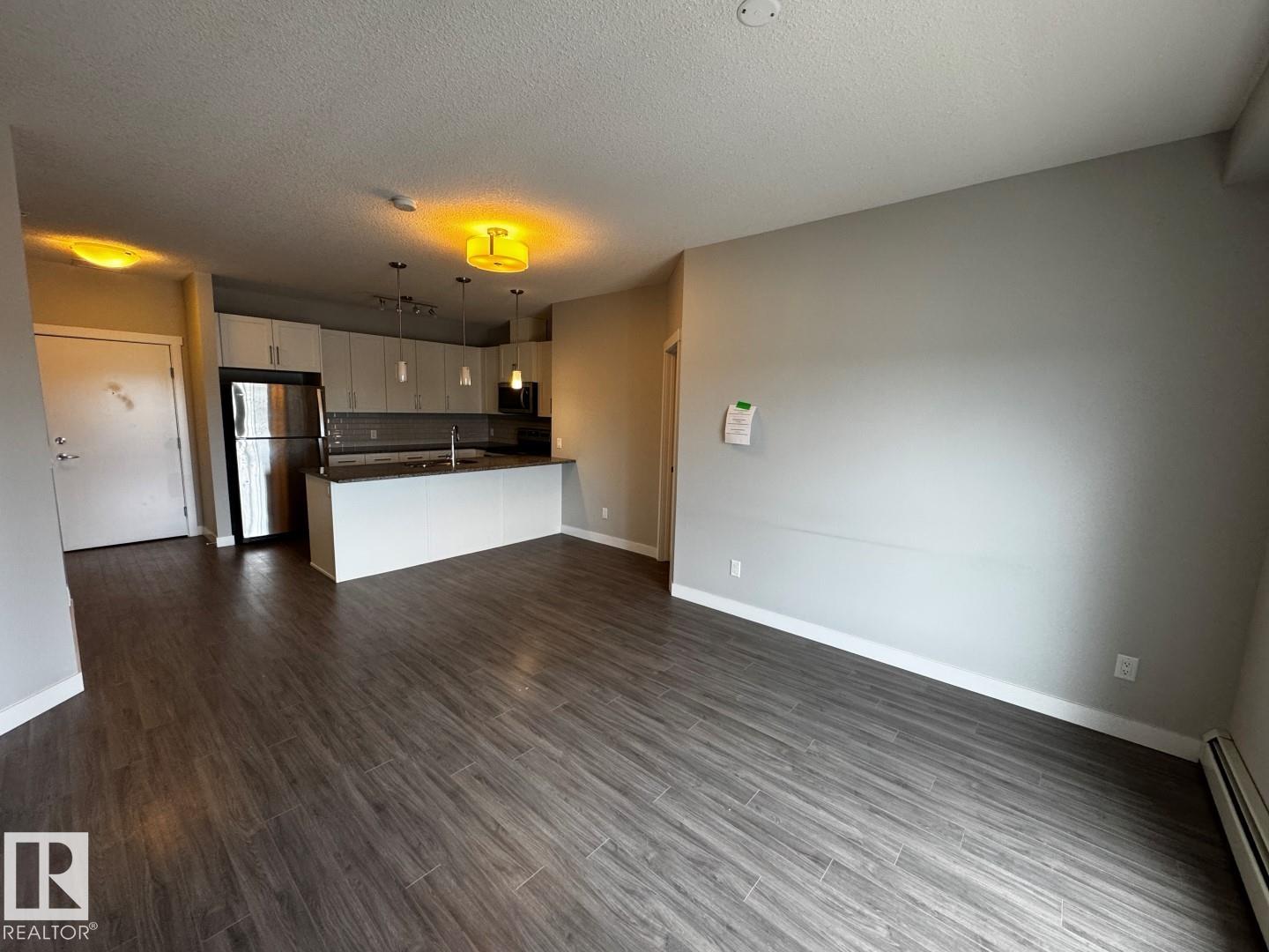 405 - 3670 139 Avenue NW, Clareview Town Centre, Edmonton