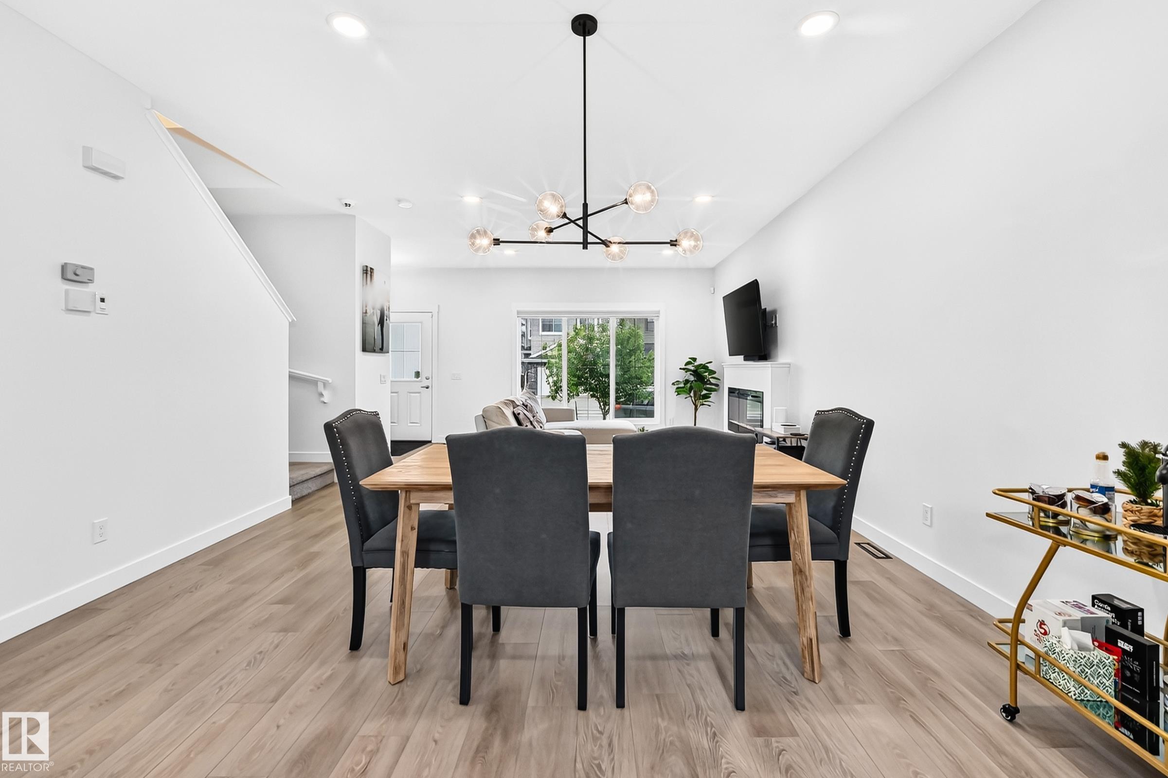 https://zimg.paragon.ice.com/ParagonImages/Property/PM/RAE/225410070/16/0/0/dd5172e408c9463b4587ea252d9e99d3/1/0df17b822aa2d8a8a7b4866e05c0fdb6/225410070-f7300c67-cd0b-44ac-85a6-274c24d13ed5.JPG