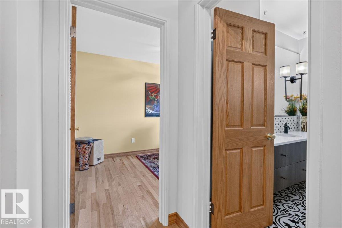 Photo 17 at 10736 48 Street NW, Capilano, Edmonton