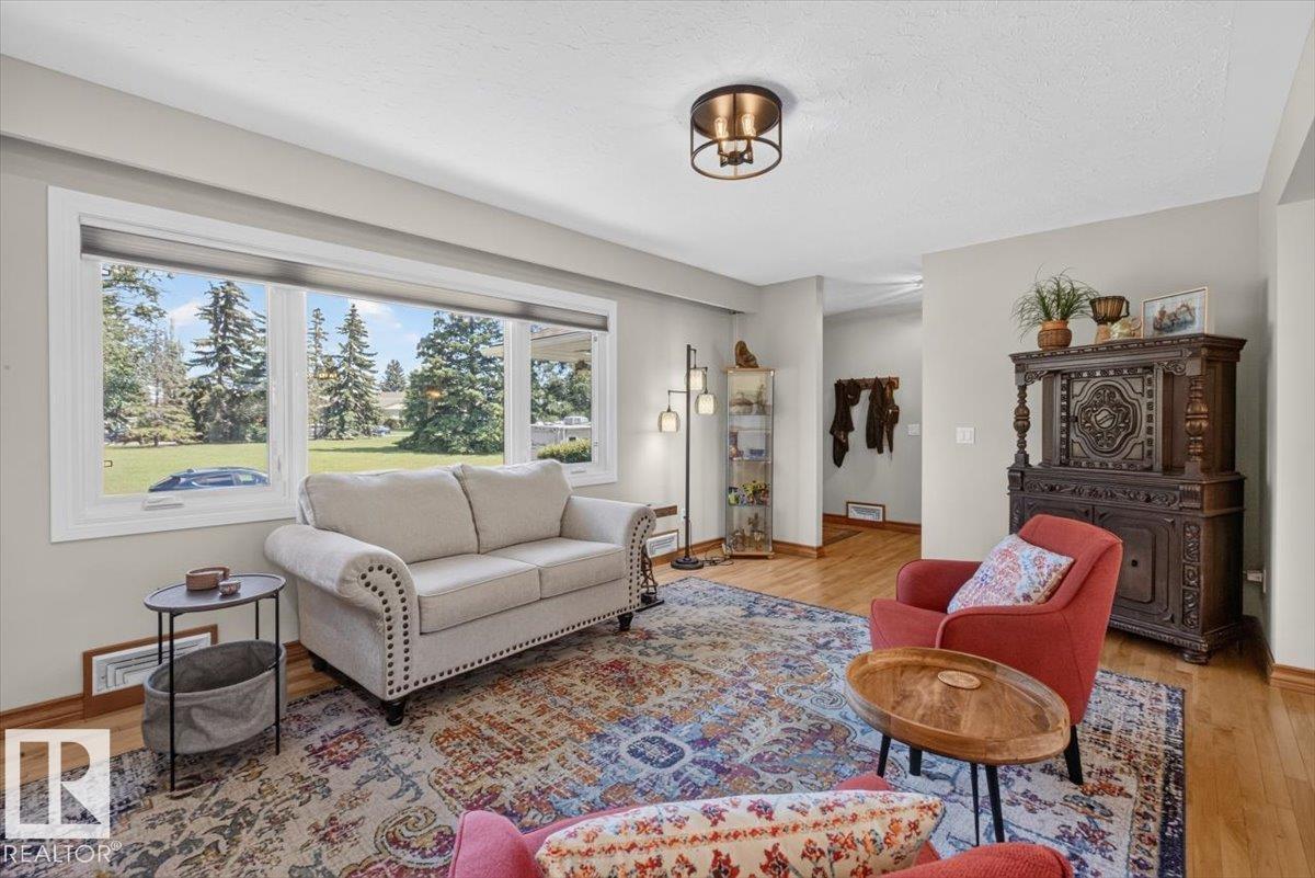 Photo 7 at 10736 48 Street NW, Capilano, Edmonton