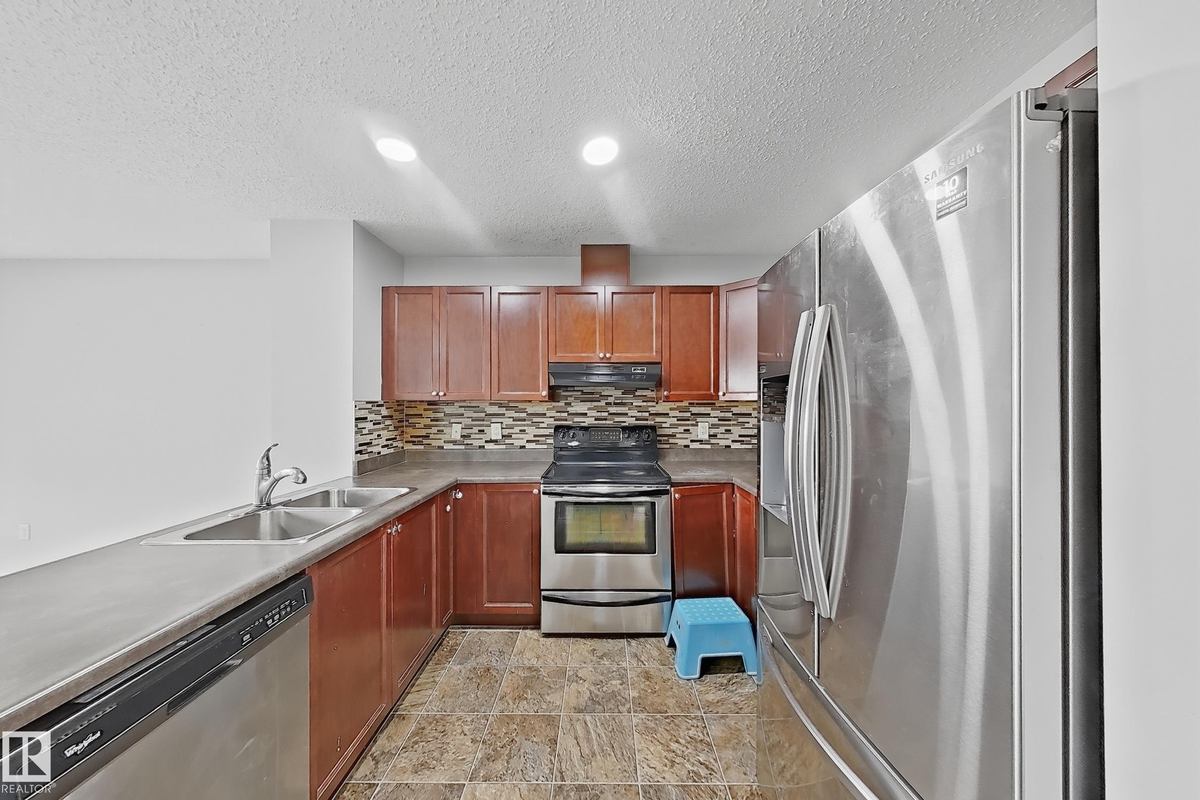 Photo 6 at 1806 28 Street NW, Laurel, Edmonton