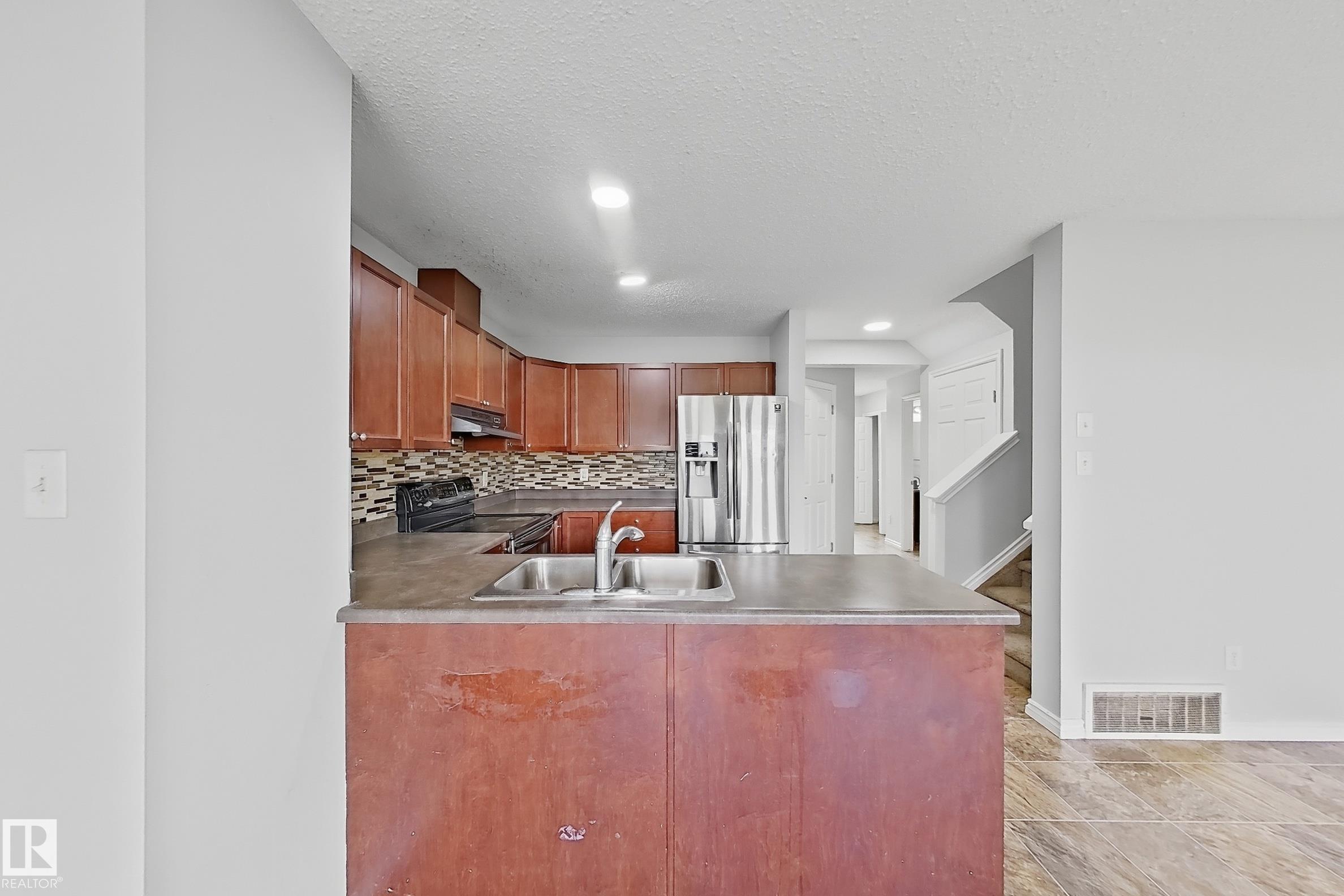 Photo 10 at 1806 28 Street NW, Laurel, Edmonton