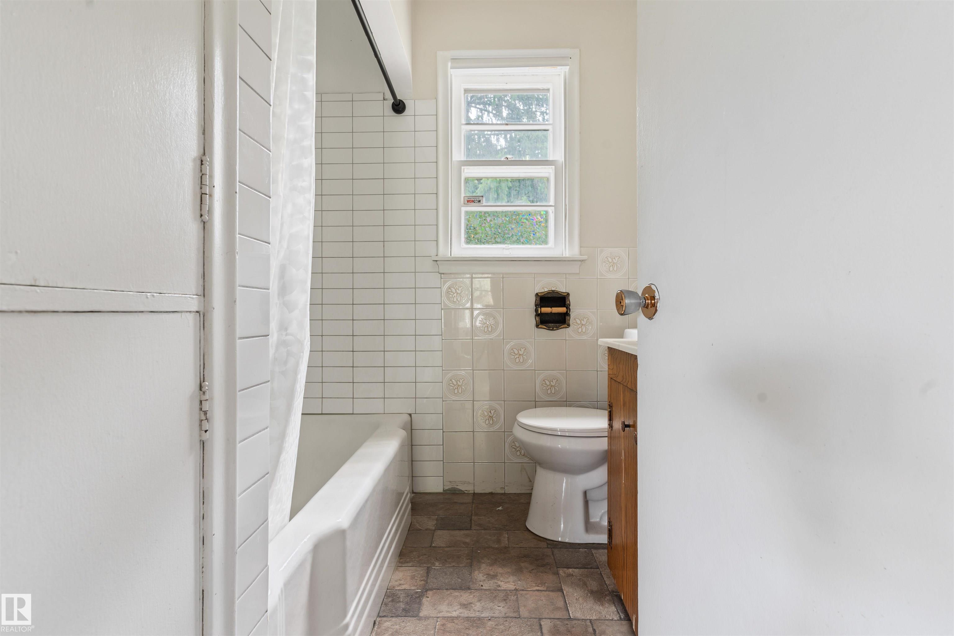 Photo 22 at 10215 138 Street NW, Glenora, Edmonton