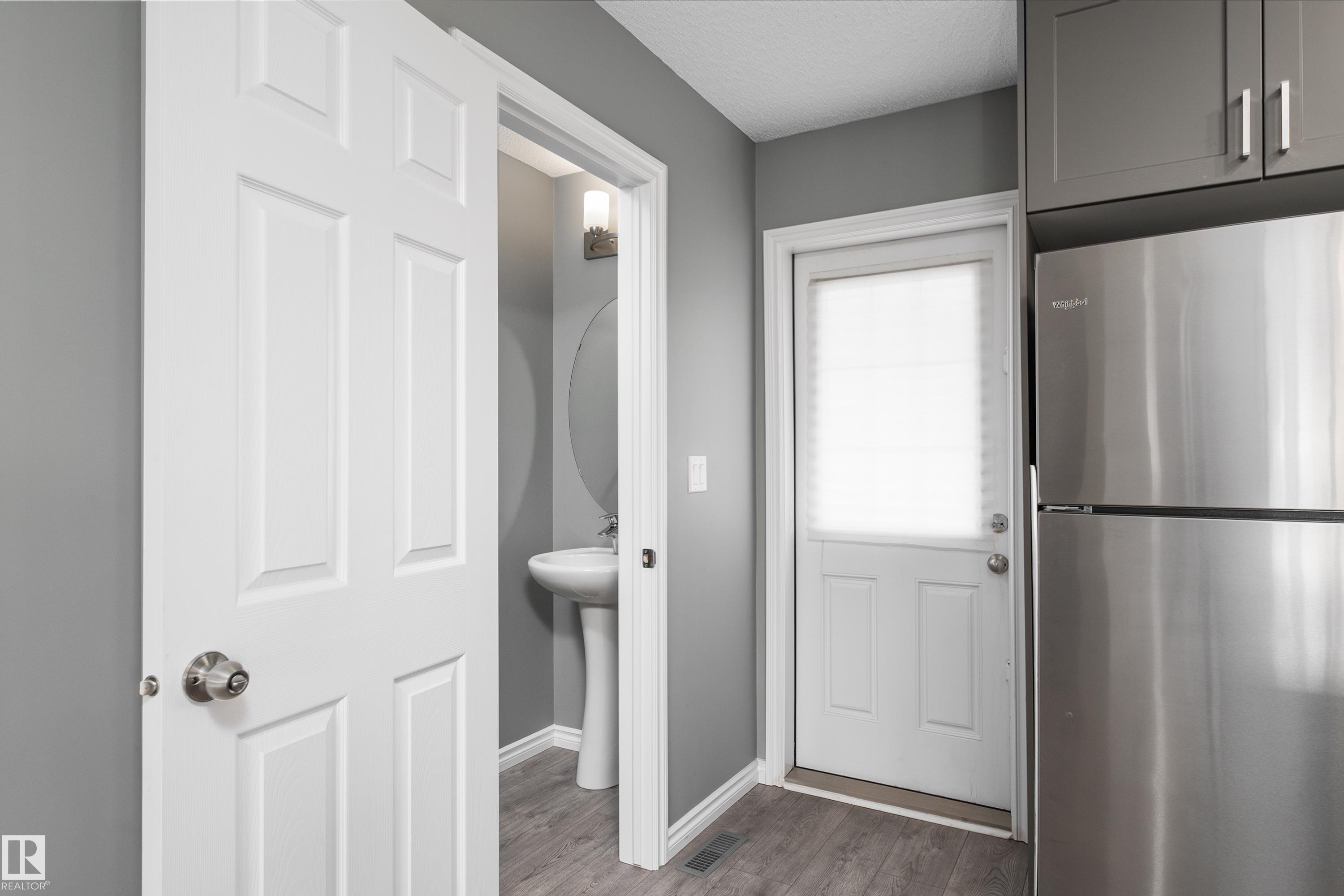 Photo 12 at 15 - 20 Augustine Crescent, Aspen Trails, Sherwood Park