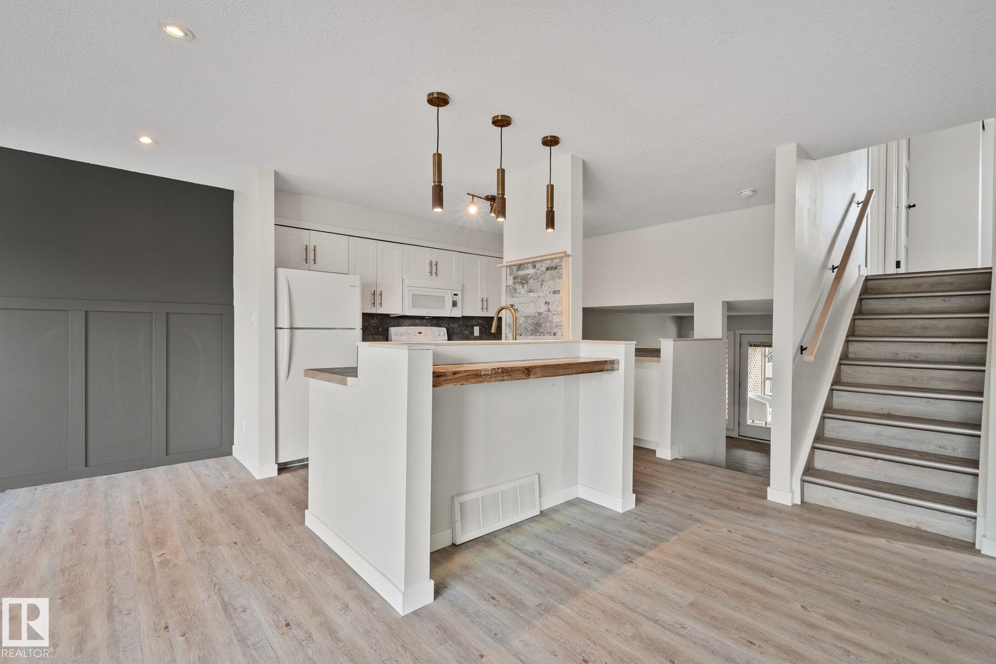 Photo 16 at 703 Grandin Drive, Morinville