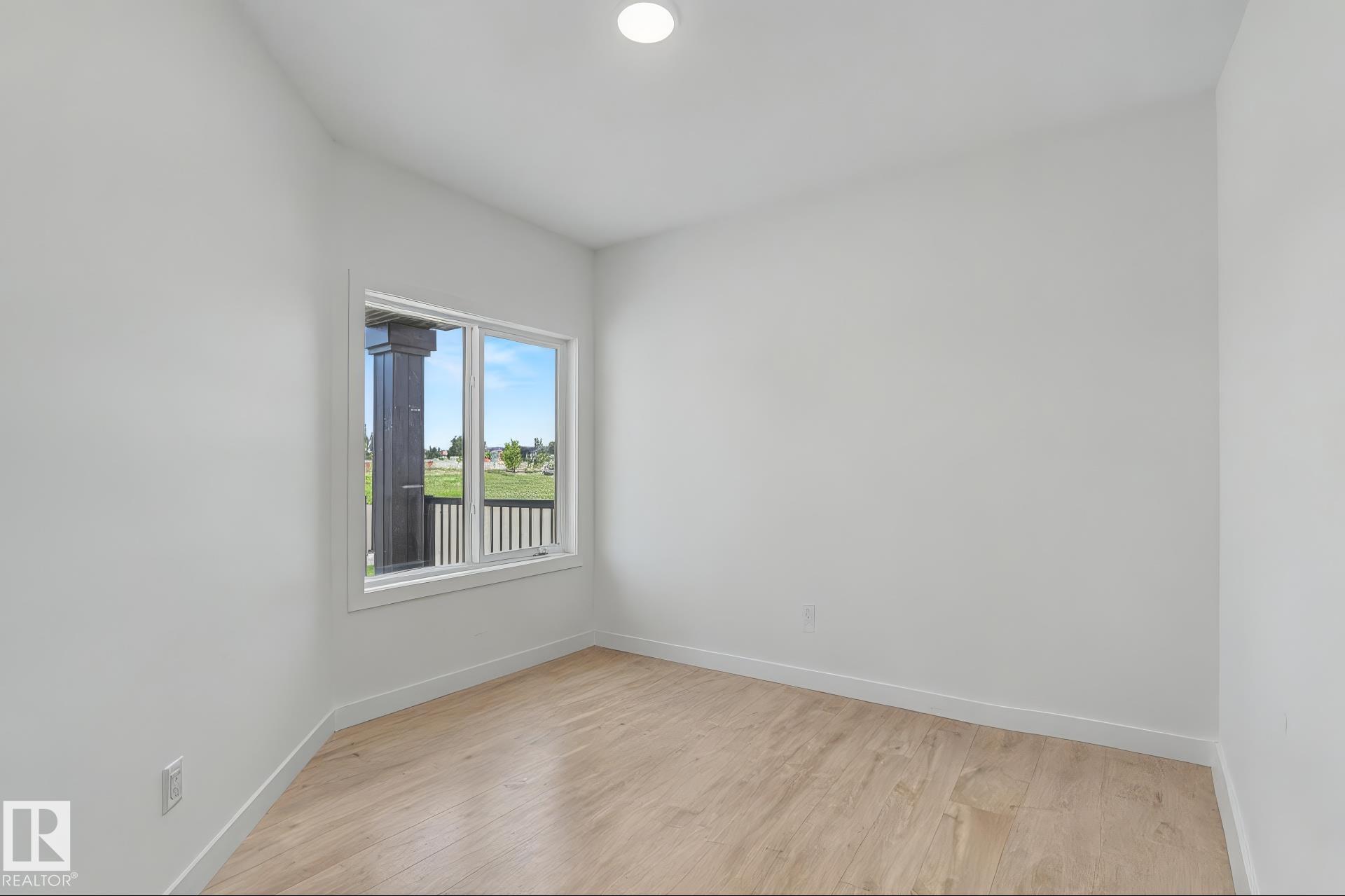 Photo 7 at 2 - 11 Dalton Link, Deer Park, Spruce Grove