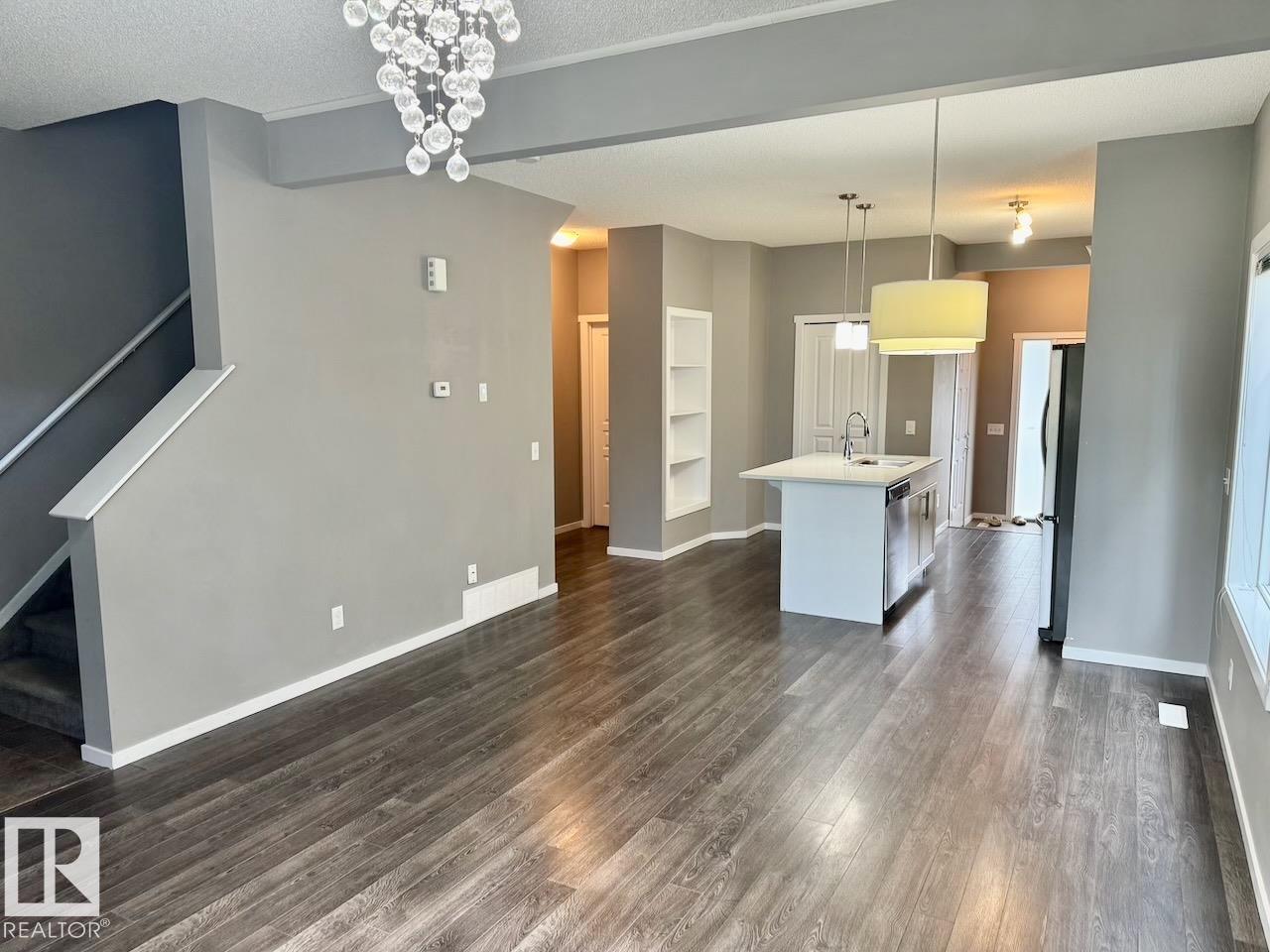 https://zimg.paragon.ice.com/ParagonImages/Property/PM/RAE/225410172/8/0/0/2ff450ce40c44a7a654527e9fe0b99d7/1/7ca3bac14cec9bc1b5e11388d1ef58db/225410172-3388f8f0-231a-4f20-8914-fe94b105c398.JPG