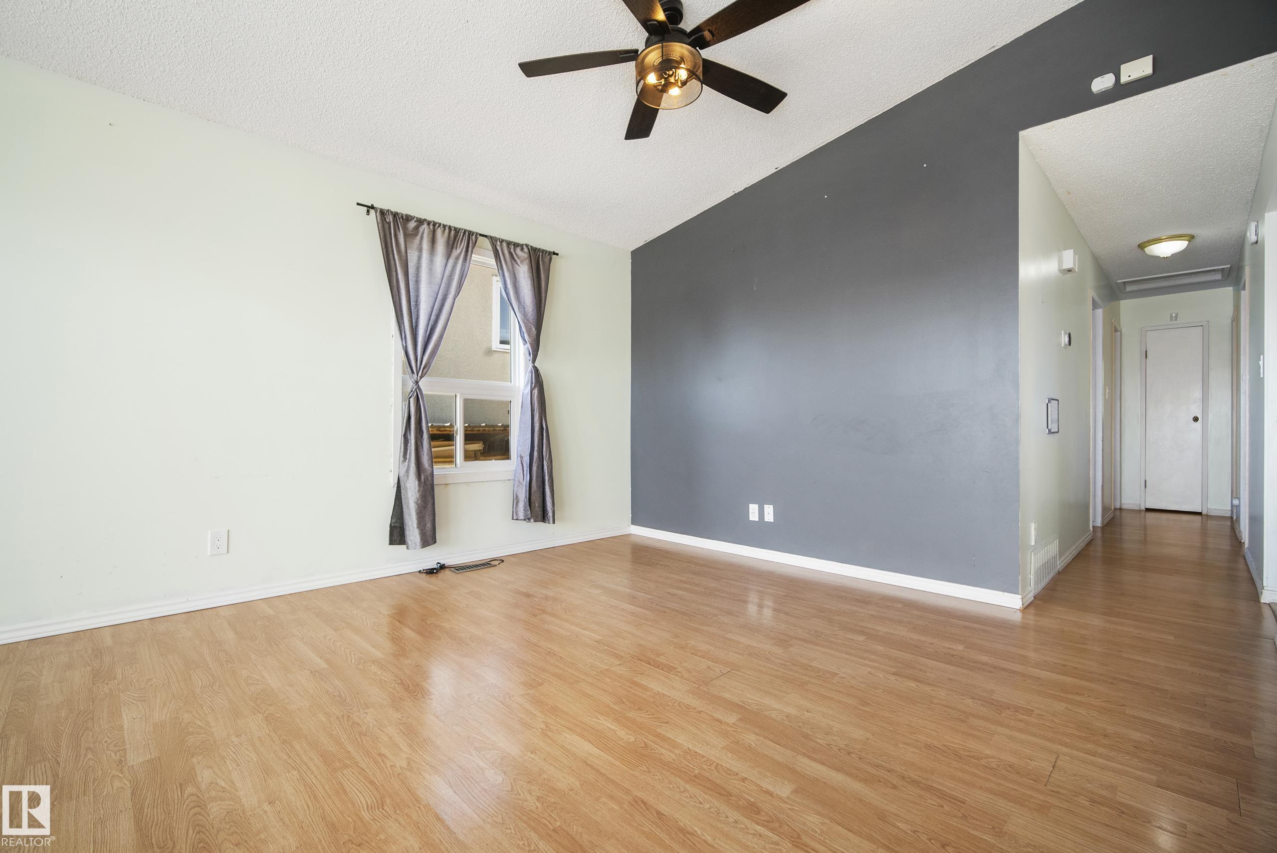 Photo 13 at 14916 114a Street NW, Caernarvon, Edmonton