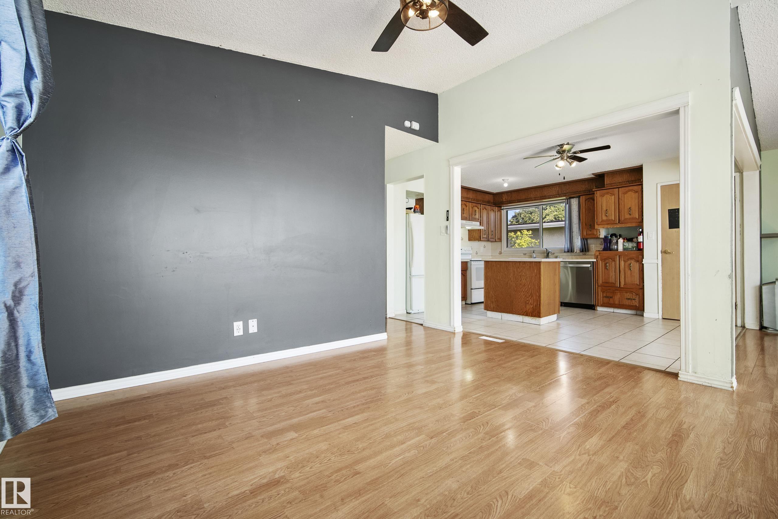 Photo 14 at 14916 114a Street NW, Caernarvon, Edmonton