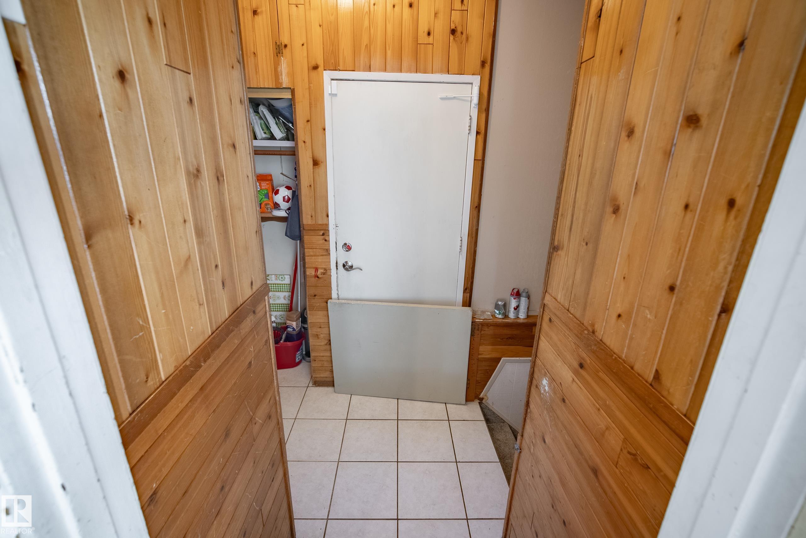 Photo 15 at 14916 114a Street NW, Caernarvon, Edmonton