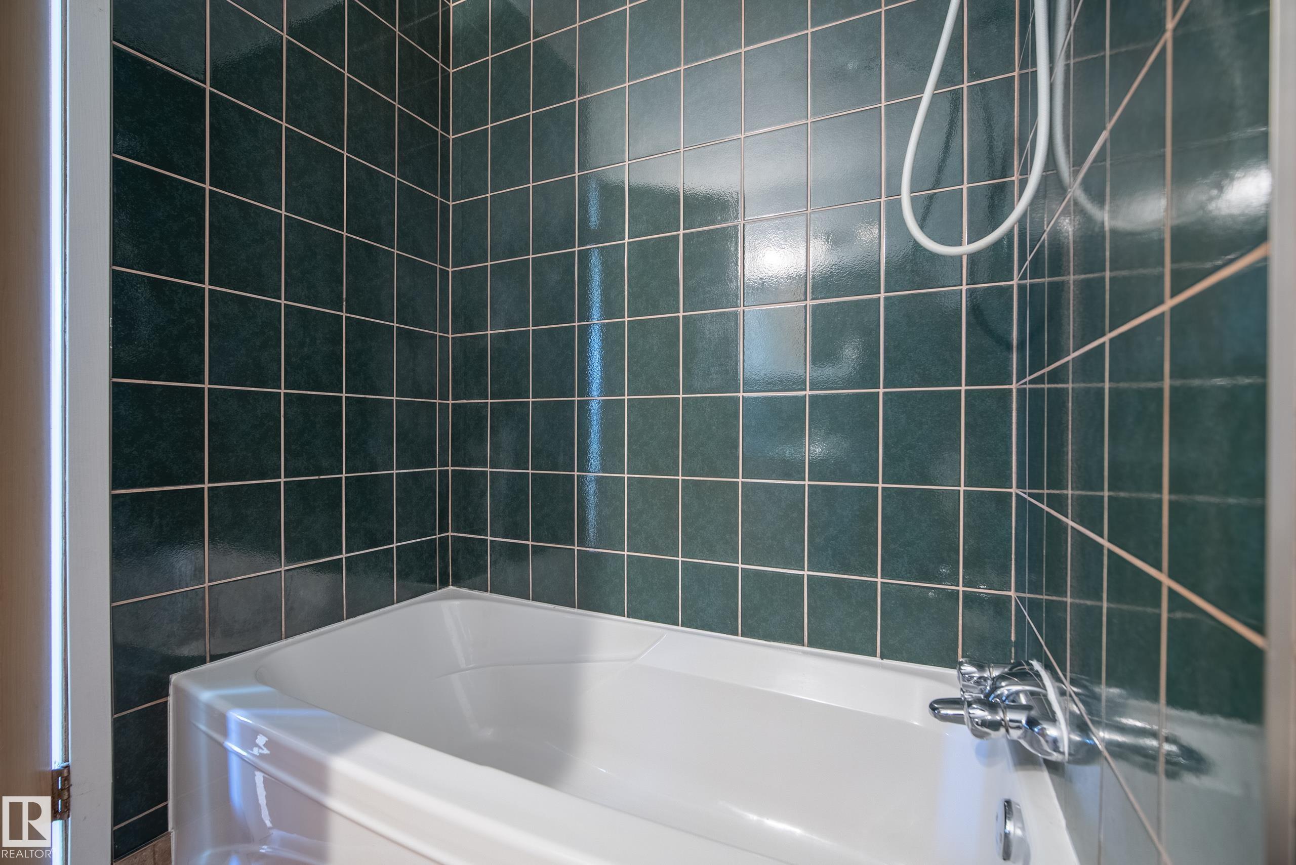 Photo 18 at 14916 114a Street NW, Caernarvon, Edmonton