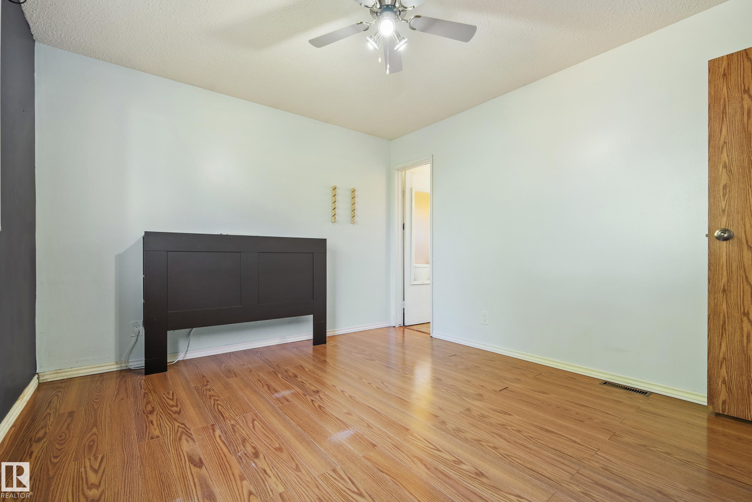 Photo 21 at 14916 114a Street NW, Caernarvon, Edmonton