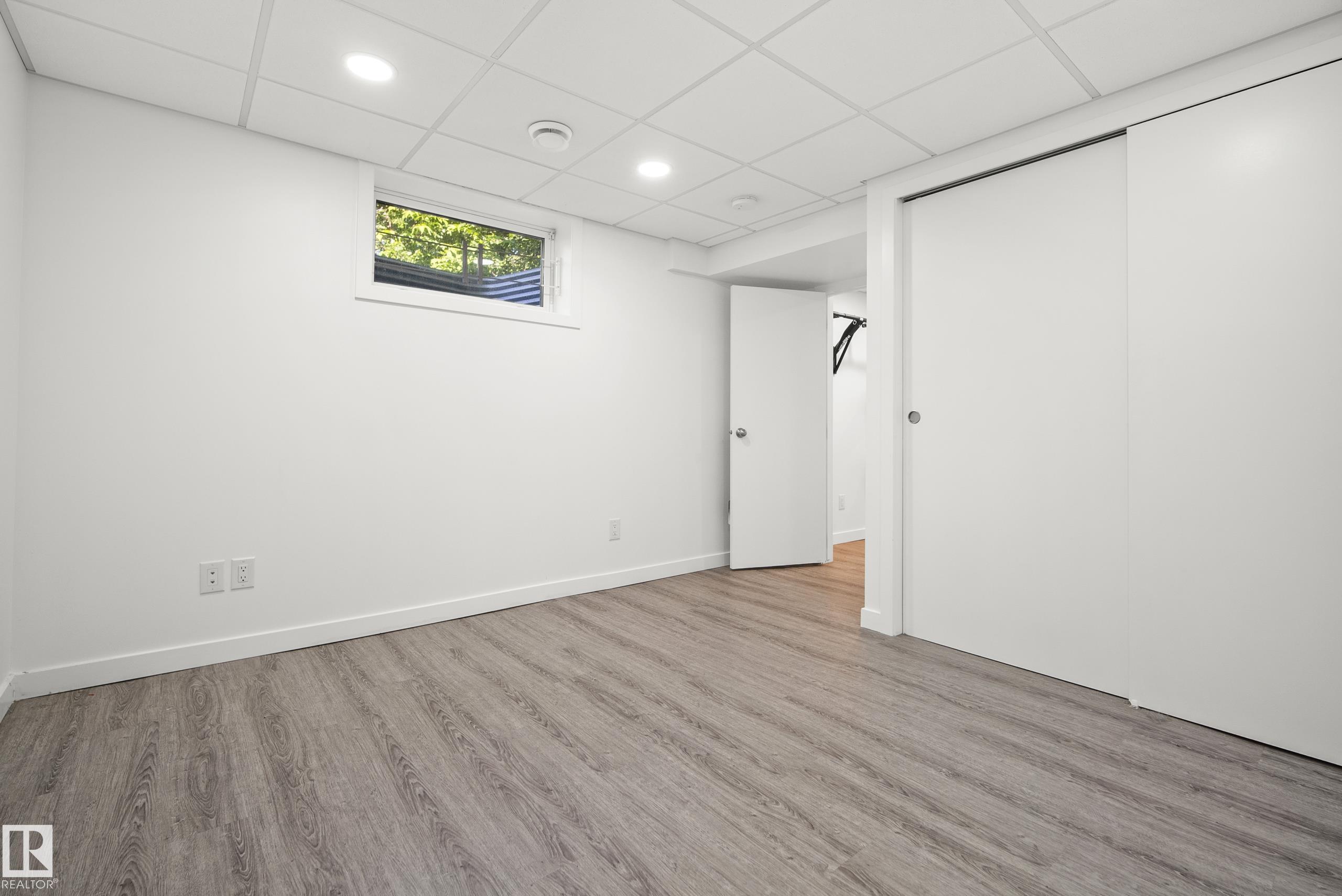 Photo 33 at 14916 114a Street NW, Caernarvon, Edmonton