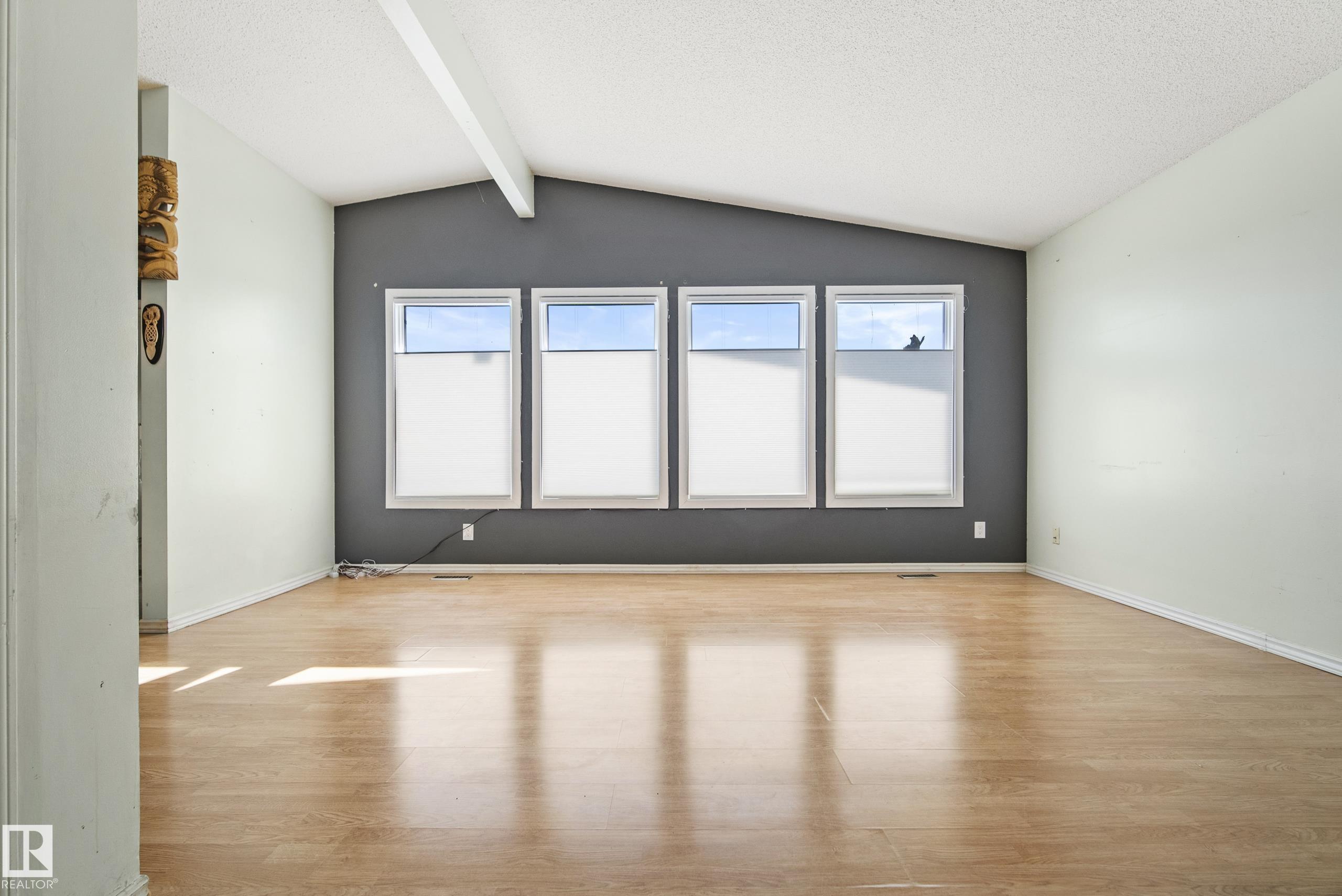 Photo 6 at 14916 114a Street NW, Caernarvon, Edmonton
