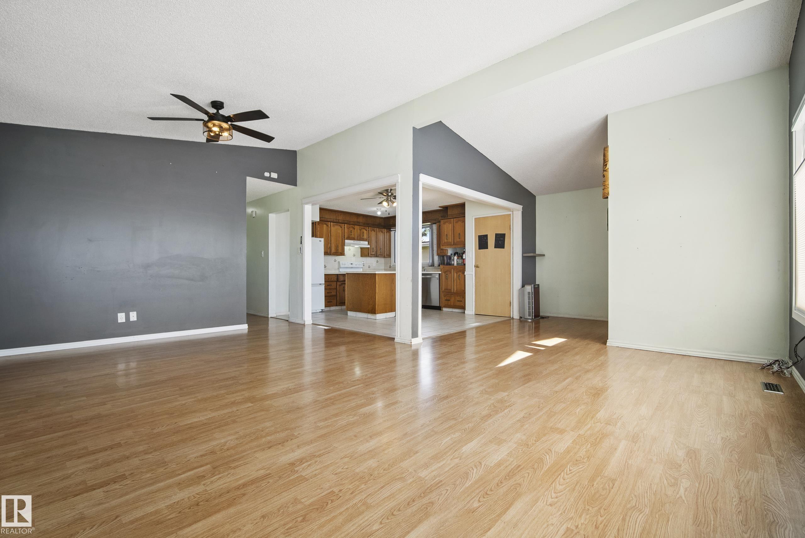 Photo 8 at 14916 114a Street NW, Caernarvon, Edmonton