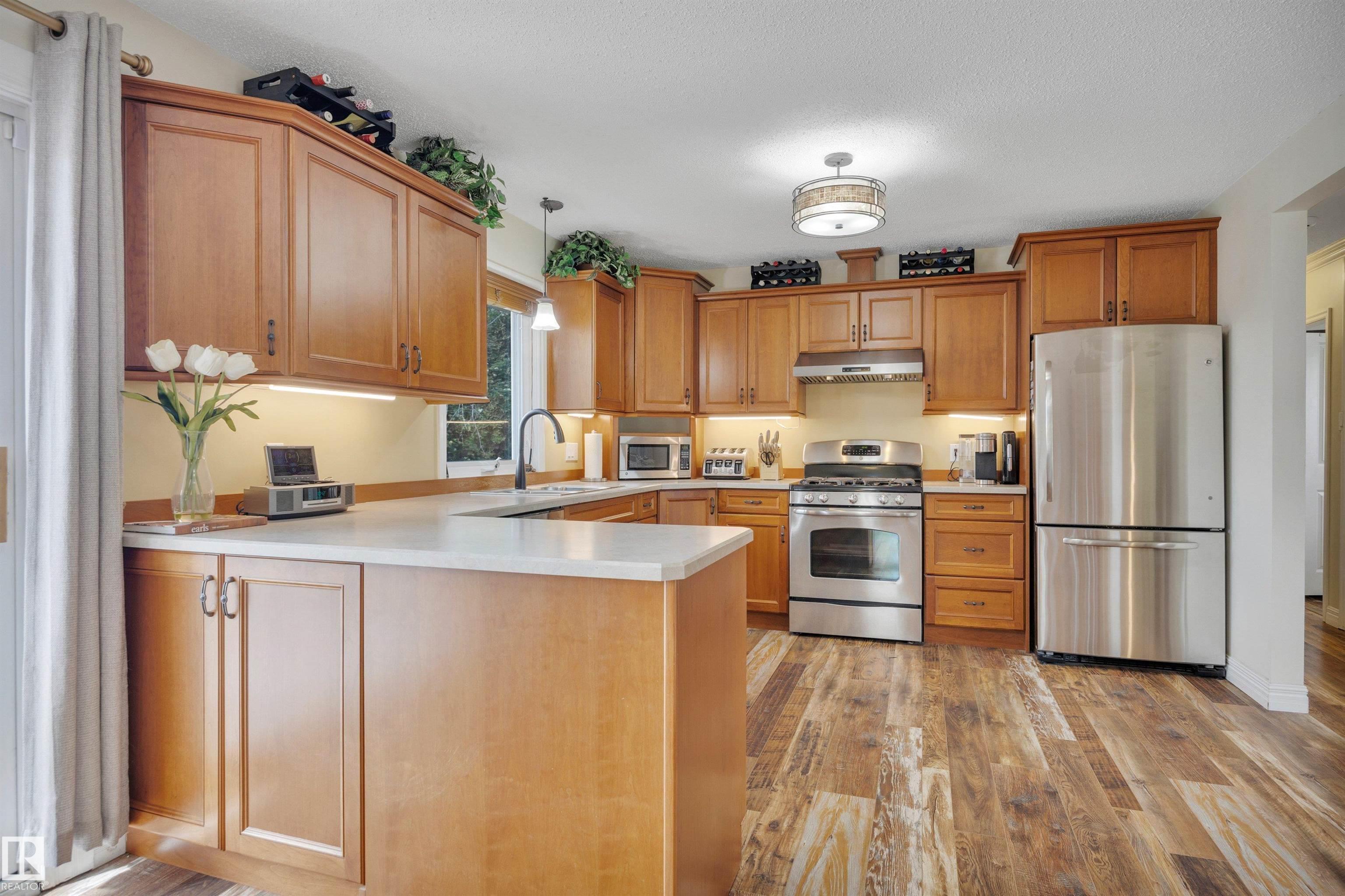 Photo 10 at 22363 Wye Road, None, Rural Strathcona County