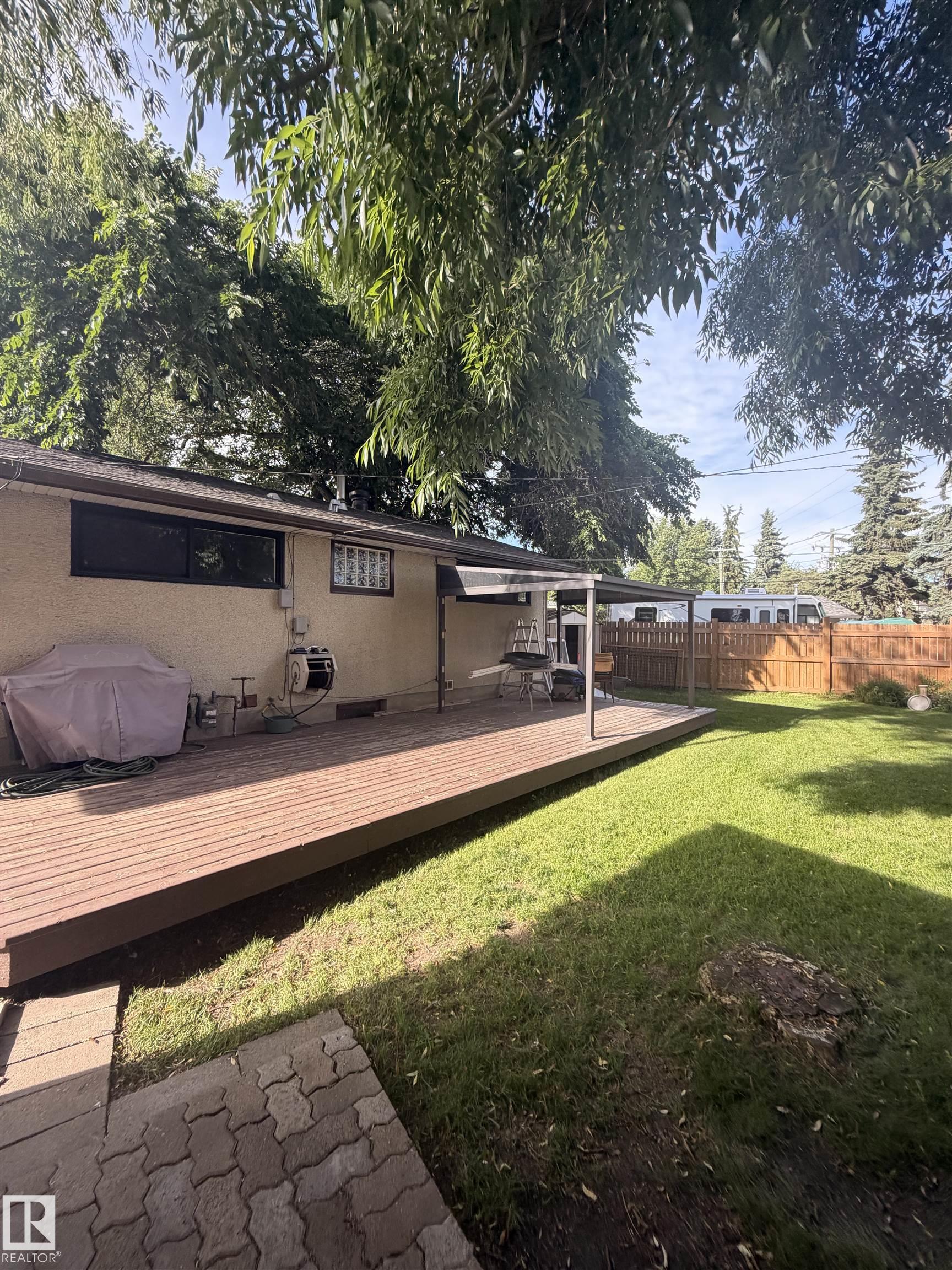 Photo 11 at 8 Savoy Place, Sturgeon Heights, St. Albert