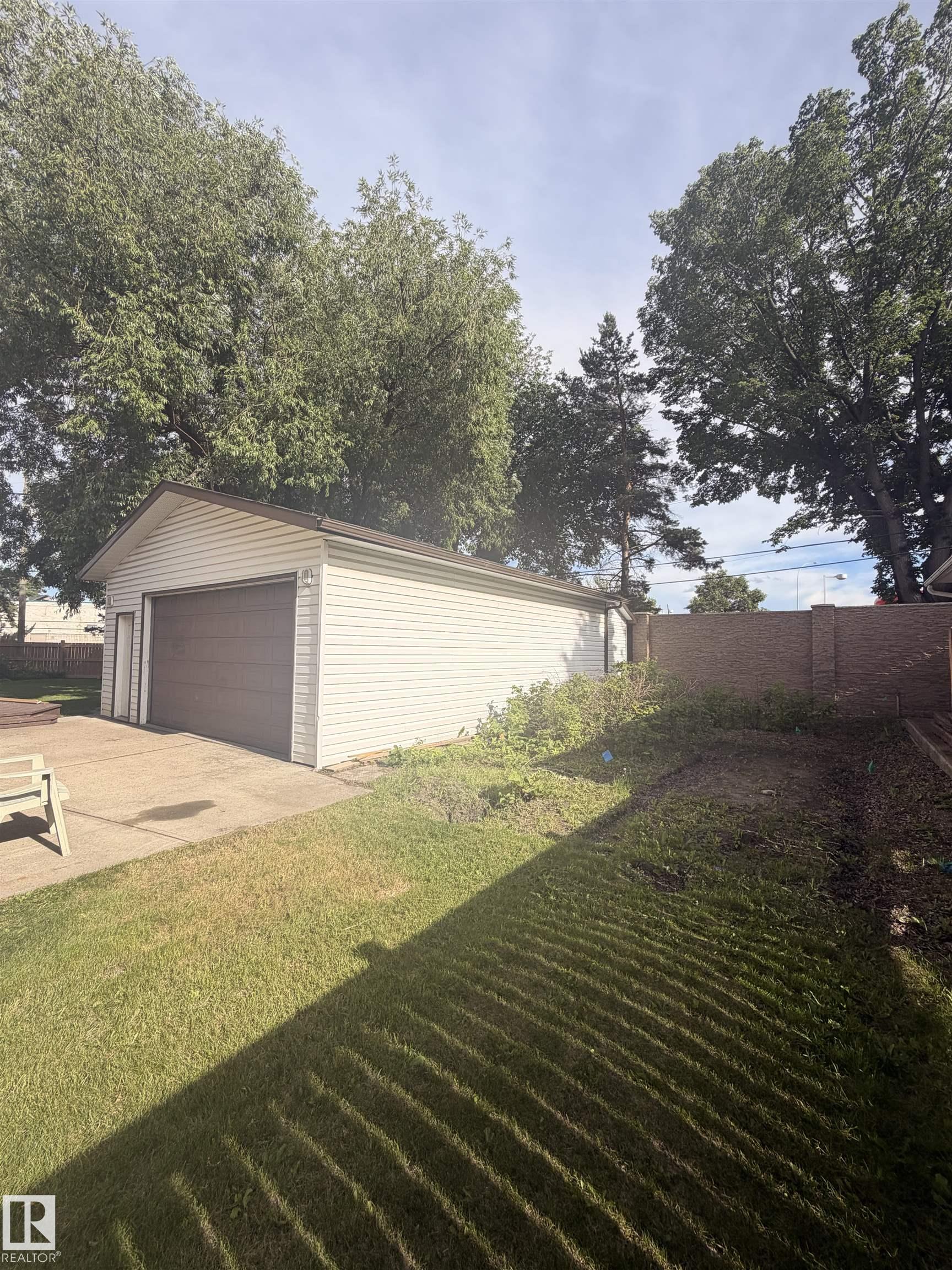 Photo 18 at 8 Savoy Place, Sturgeon Heights, St. Albert