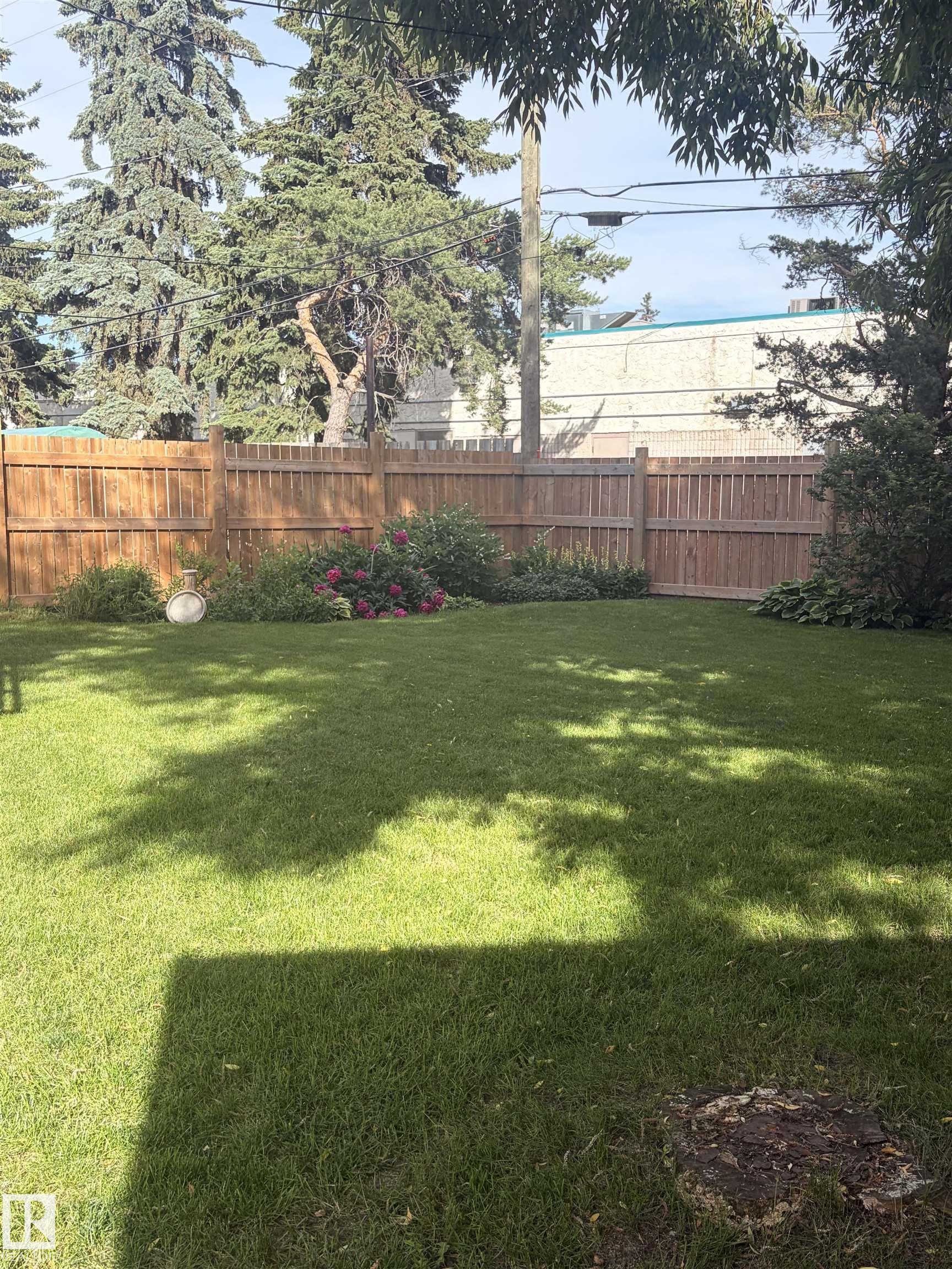 Photo 7 at 8 Savoy Place, Sturgeon Heights, St. Albert