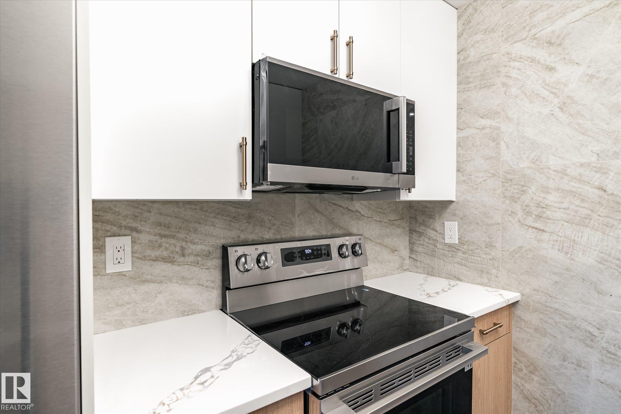 Photo 9 at 6540 184 Street NW, Ormsby Place, Edmonton