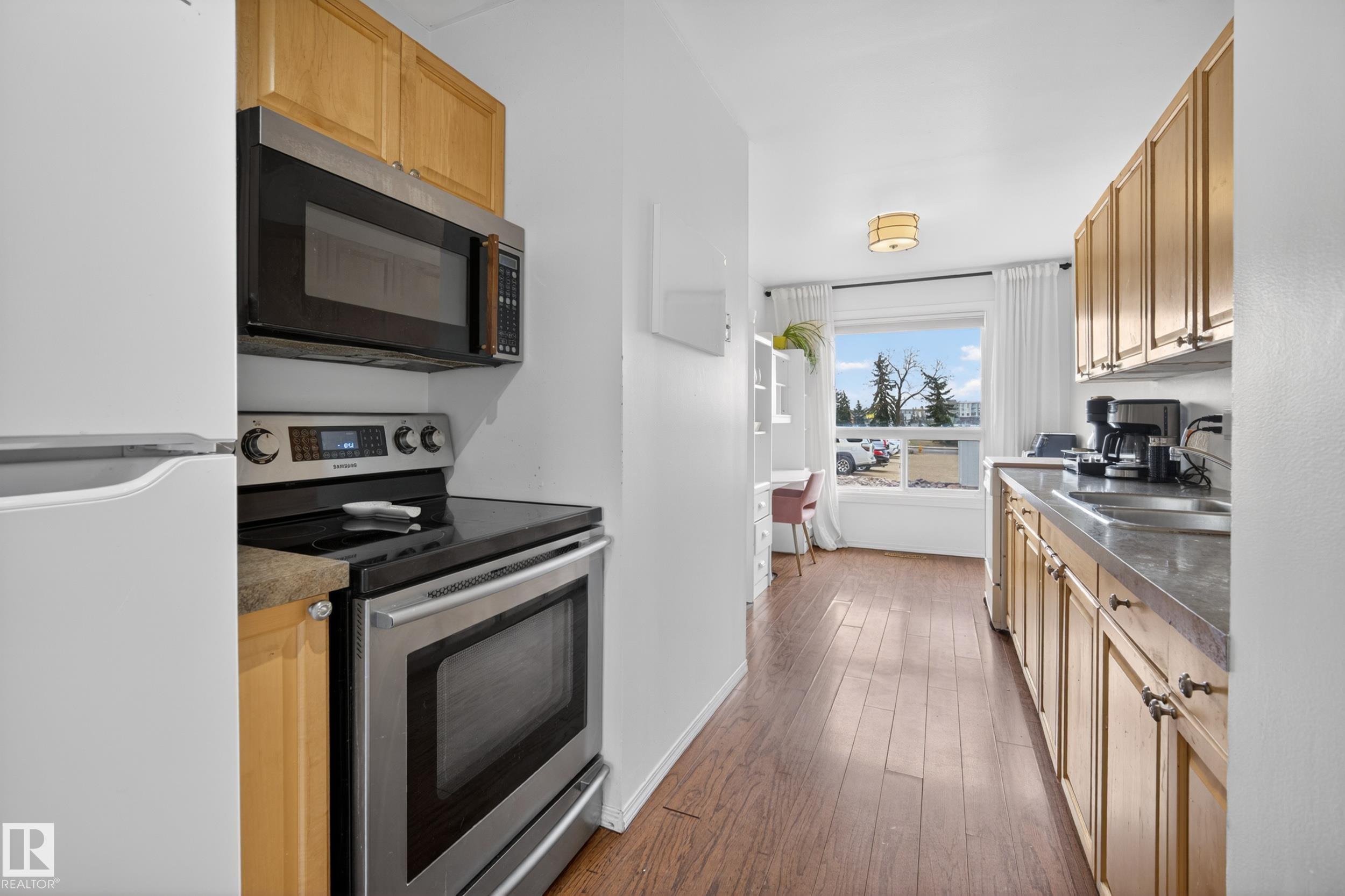 Photo 14 at 9 Great oaks, Broadmoor Estates, Sherwood Park