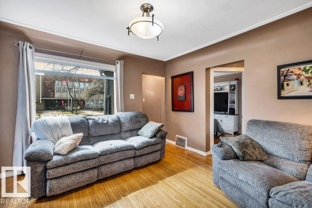 Photo 11 at 11445 68 Street NW, Bellevue, Edmonton