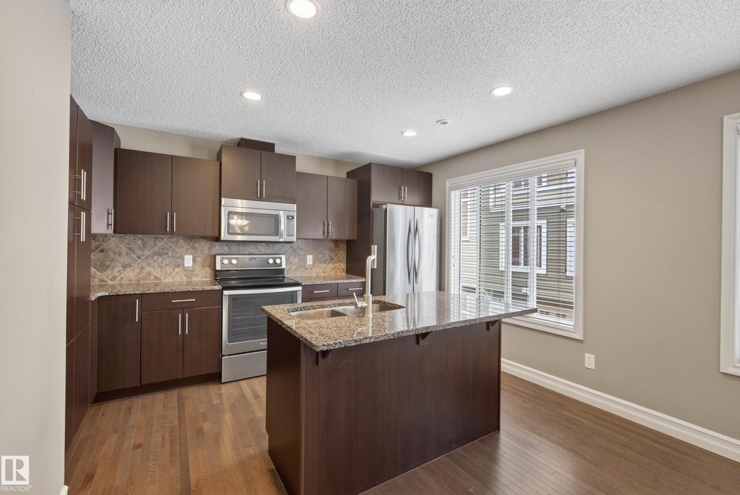 Photo 15 at 53 - 3625 144 Avenue NW, Clareview Town Centre, Edmonton