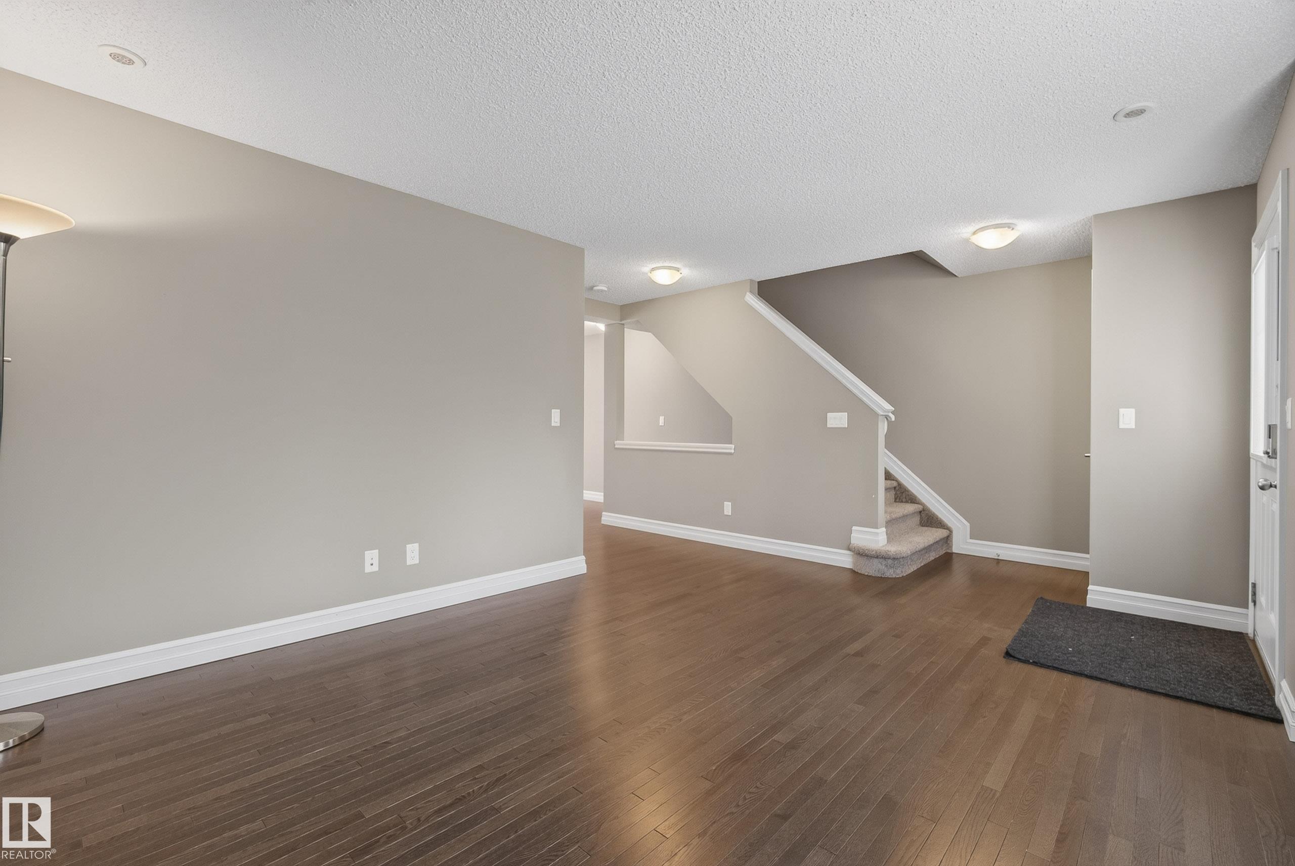Photo 10 at 53 - 3625 144 Avenue NW, Clareview Town Centre, Edmonton