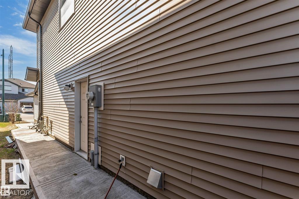 Photo 11 at 1715 27 Street NW, Laurel, Edmonton