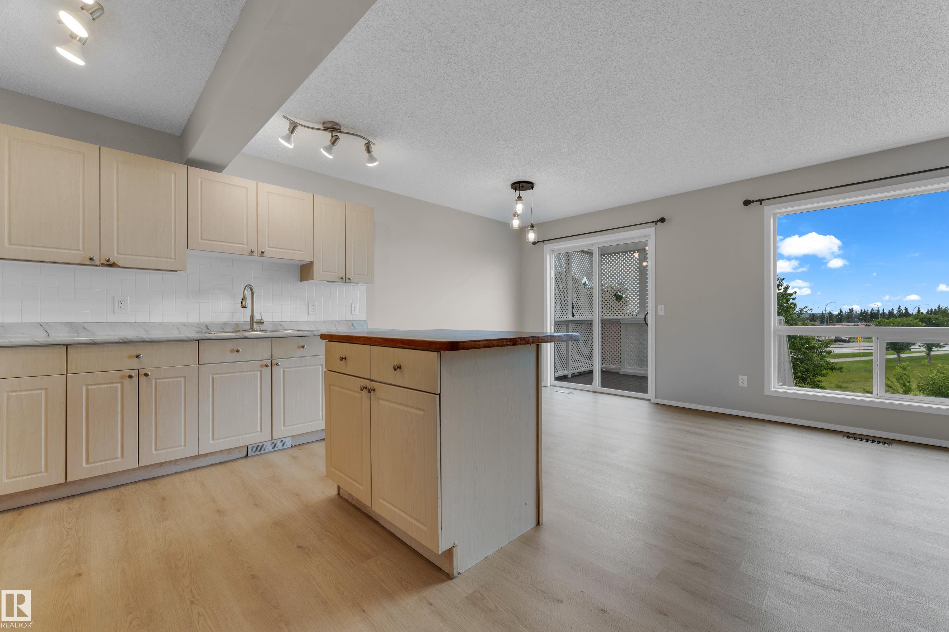 Photo 6 at 95 Ventura Street, Spruce Village, Spruce Grove