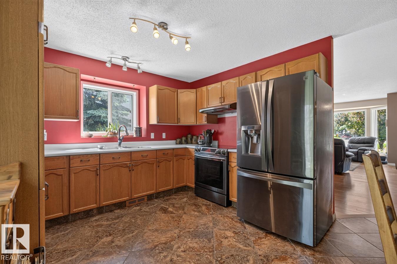 Photo 7 at 135 Meadowview Drive, Clarkdale Meadows, Sherwood Park
