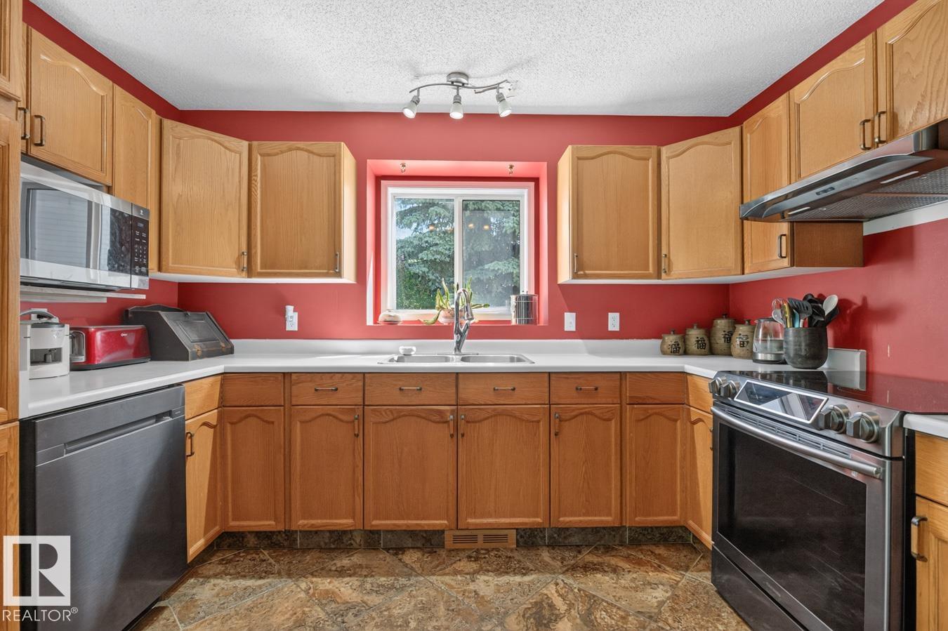 Photo 8 at 135 Meadowview Drive, Clarkdale Meadows, Sherwood Park