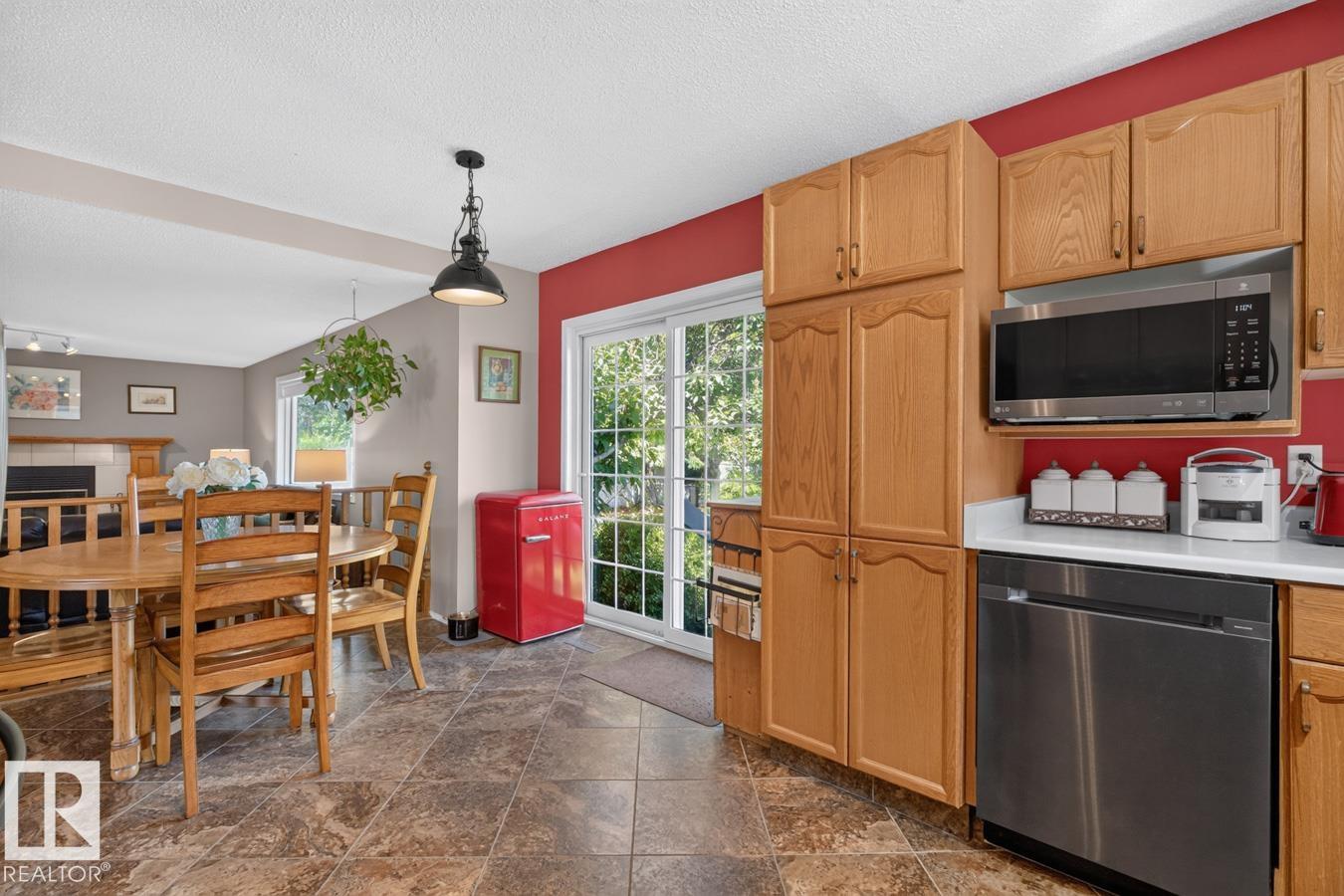 Photo 9 at 135 Meadowview Drive, Clarkdale Meadows, Sherwood Park